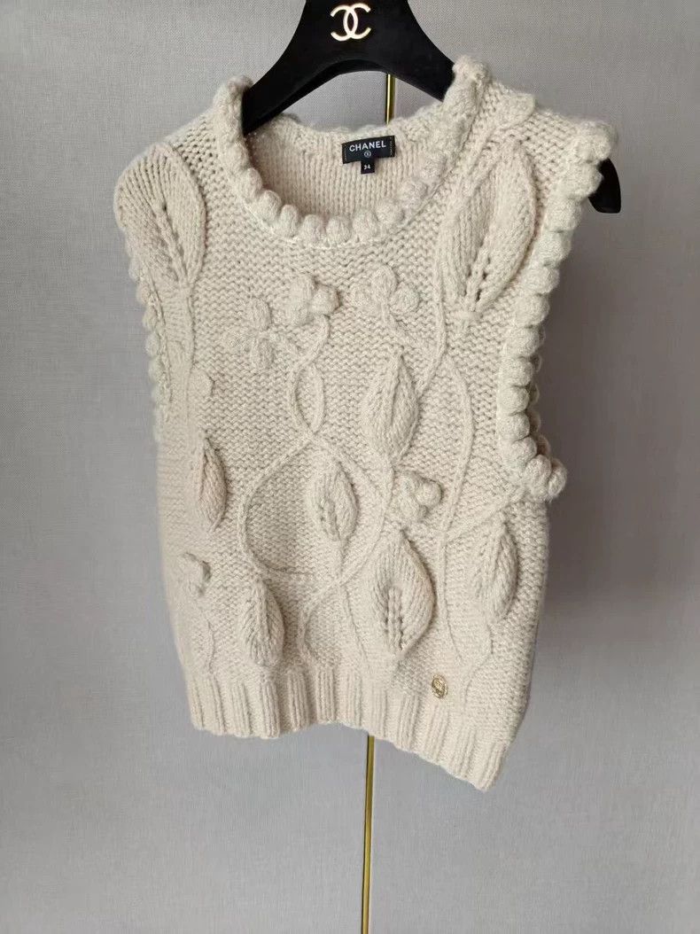 Chanel Chanel Cable Knit Sleeveless Sweater Size US XS / EU 42 / 0 - 1 Thumbnail
