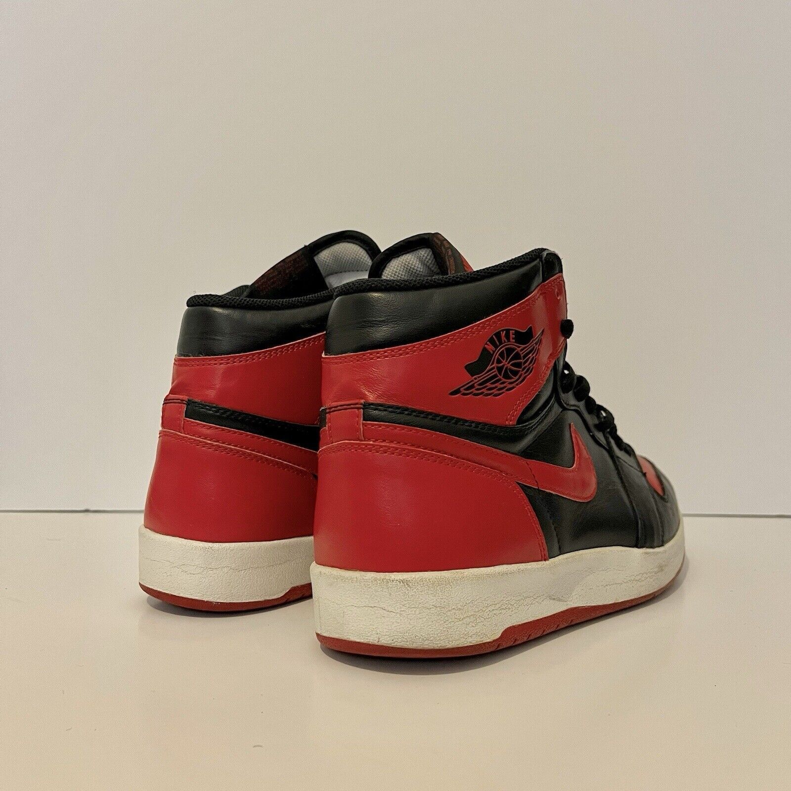 Nike 2015 Nike Air Jordan 1.5 Retro OG Banned 768861-001 Rare Size US 10.5 / EU 43-44 - 4 Thumbnail