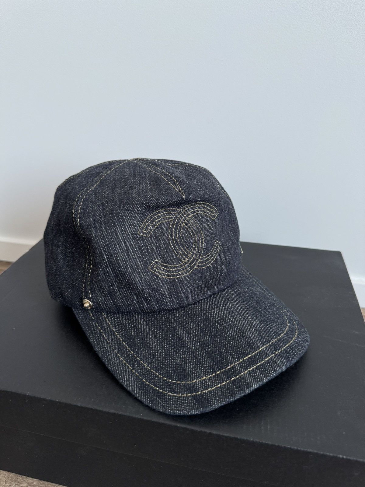 Chanel Chanel Denim Cap Size ONE SIZE - 1 Thumbnail