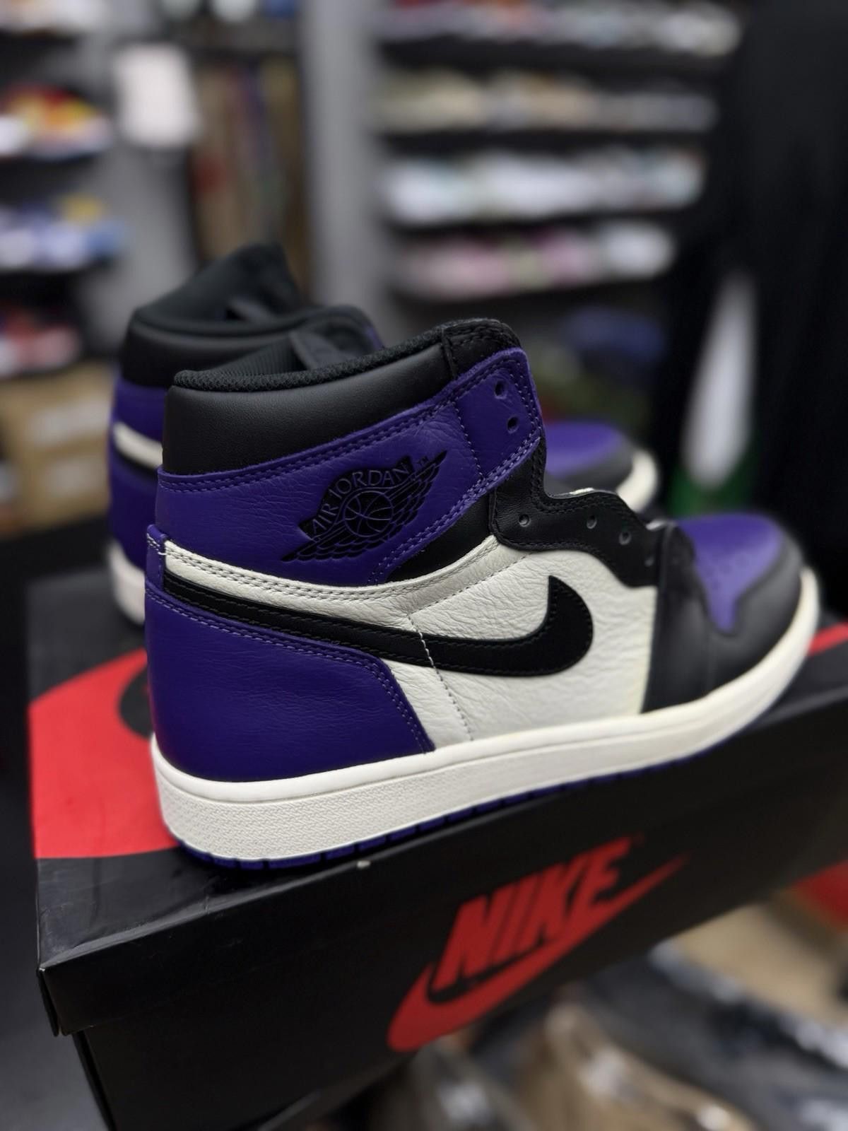 Jordan Brand Size 10 - Air Jordan 1 Retro High OG Court Purple (2018) NEW Size US 10 / EU 43 - 3 Thumbnail