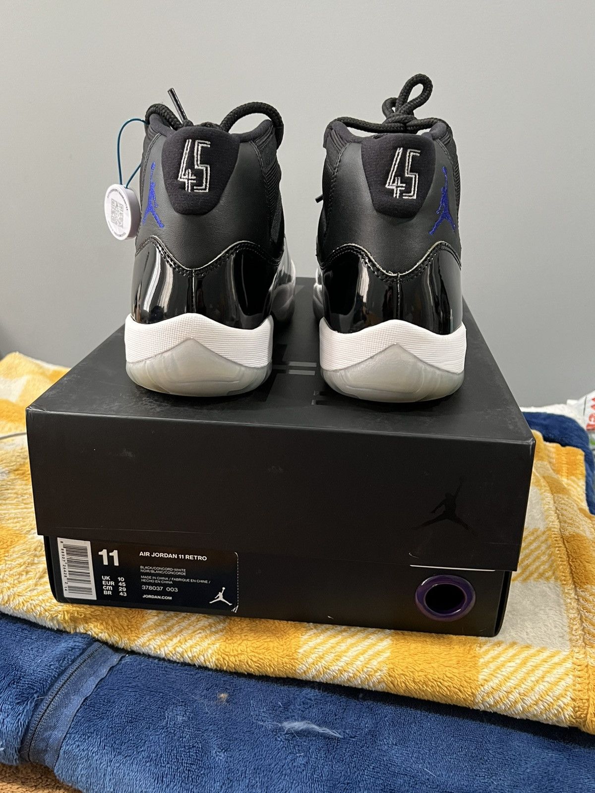 Jordan Brand Jordan 11 Space Jam 2016 Size US 11 / EU 44 - 4 Thumbnail