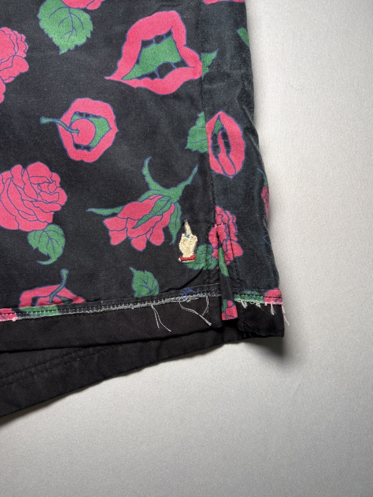 Undercover Undercover SS13 “Talking Heads” Roses & Lips Shorts Size 28" / US 6 / IT 42 - 6 Thumbnail