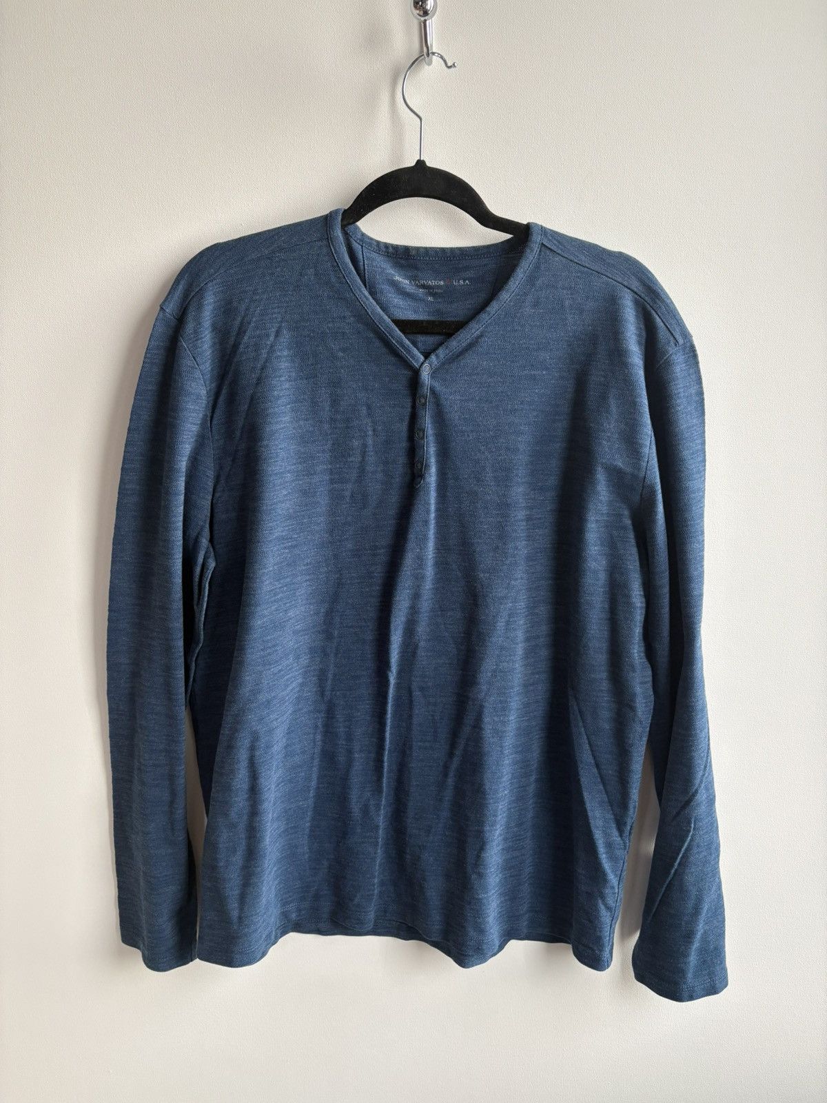 John Varvatos Vintage Streetwear Luxury John Varvatos Henley Long Sleeve Size US XL / EU 56 / 4 - 1 Thumbnail