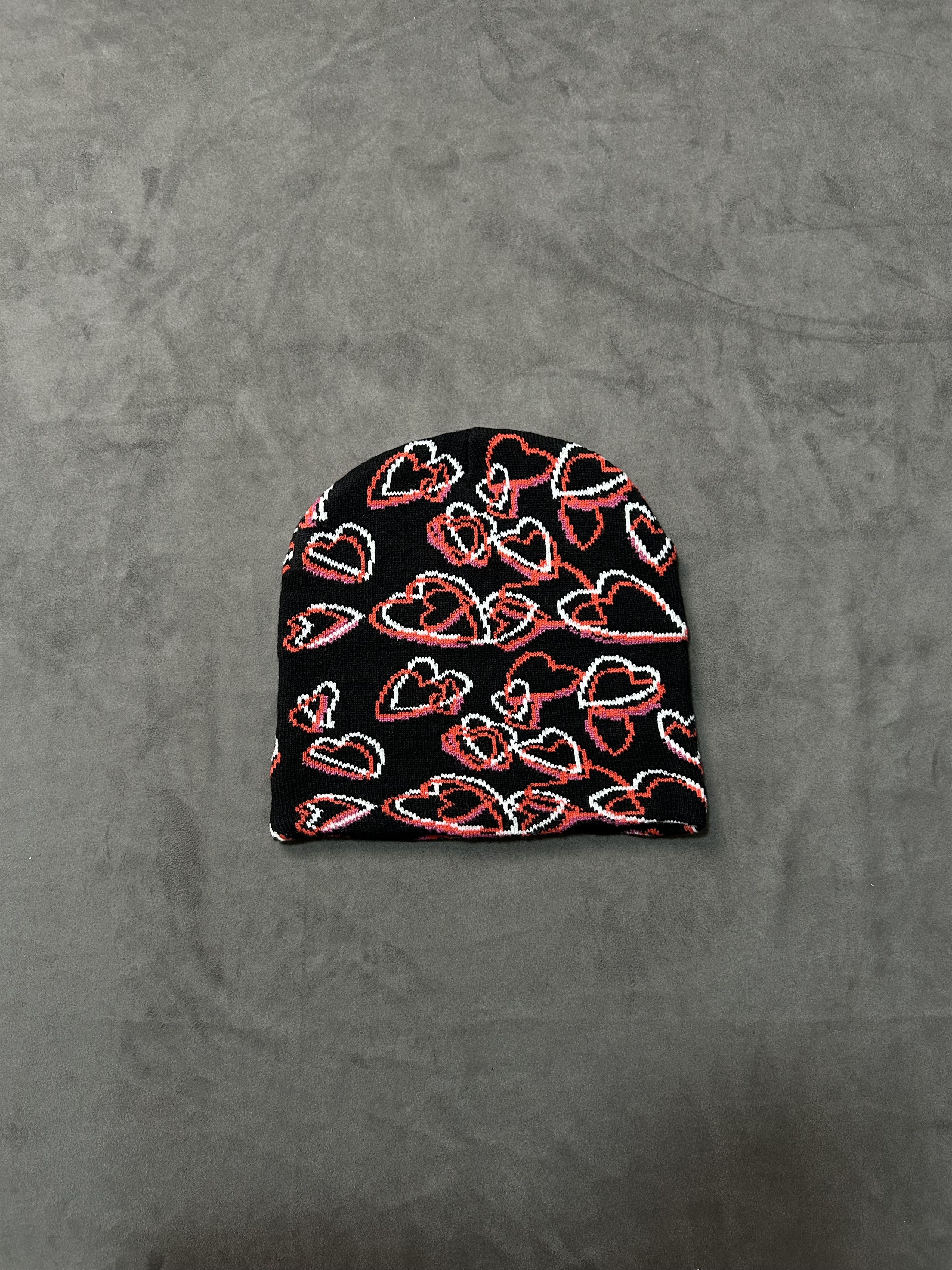 Japanese Brand Rare Heart Graphic No Cuff Knit Beanie Black Hat OS Size ONE SIZE - 1 Thumbnail