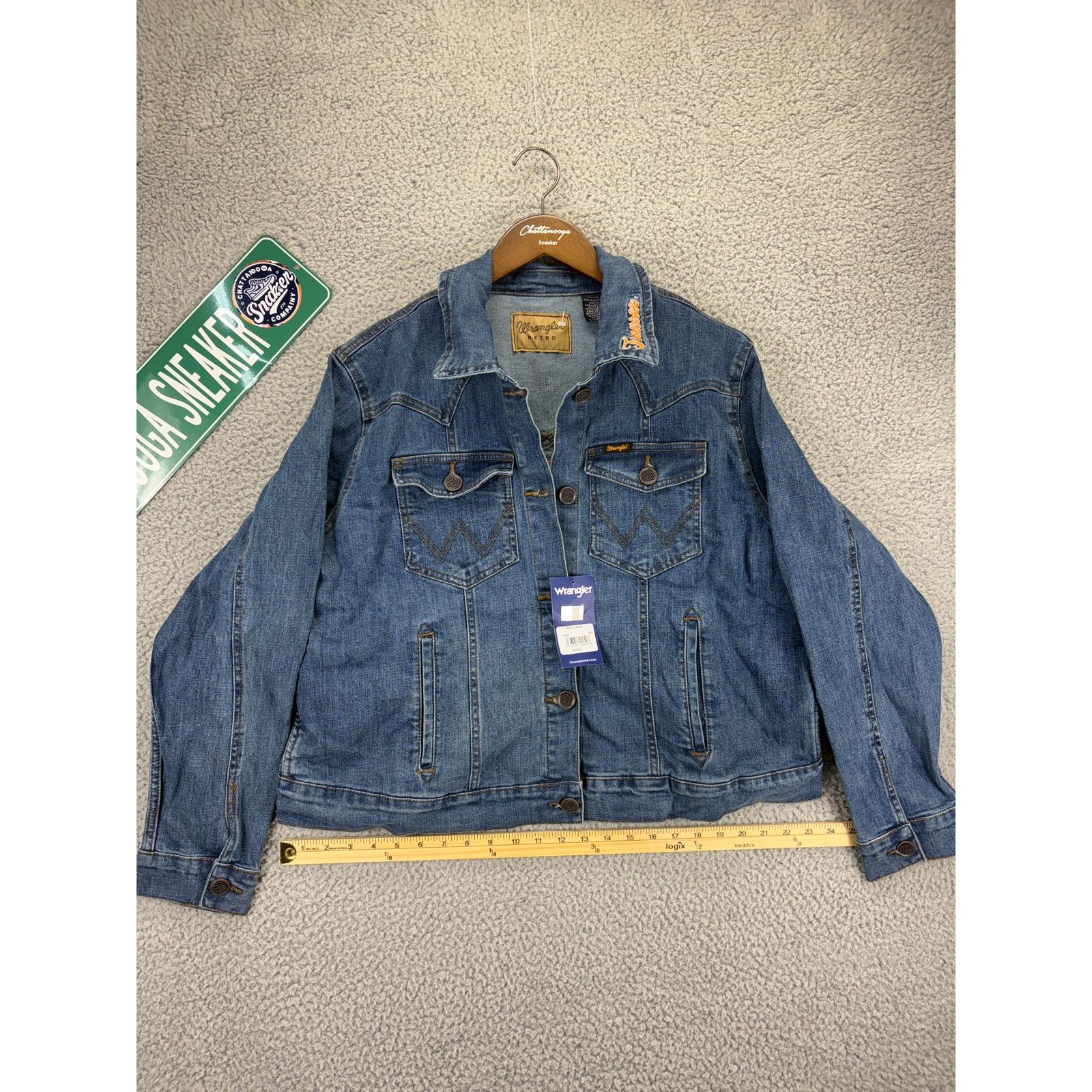 Wrangler Wrangler Tennessee Volunteers Football Jean Jacket Women XXL Size XXL / US 16-18 / IT 52-54 - 1 Thumbnail