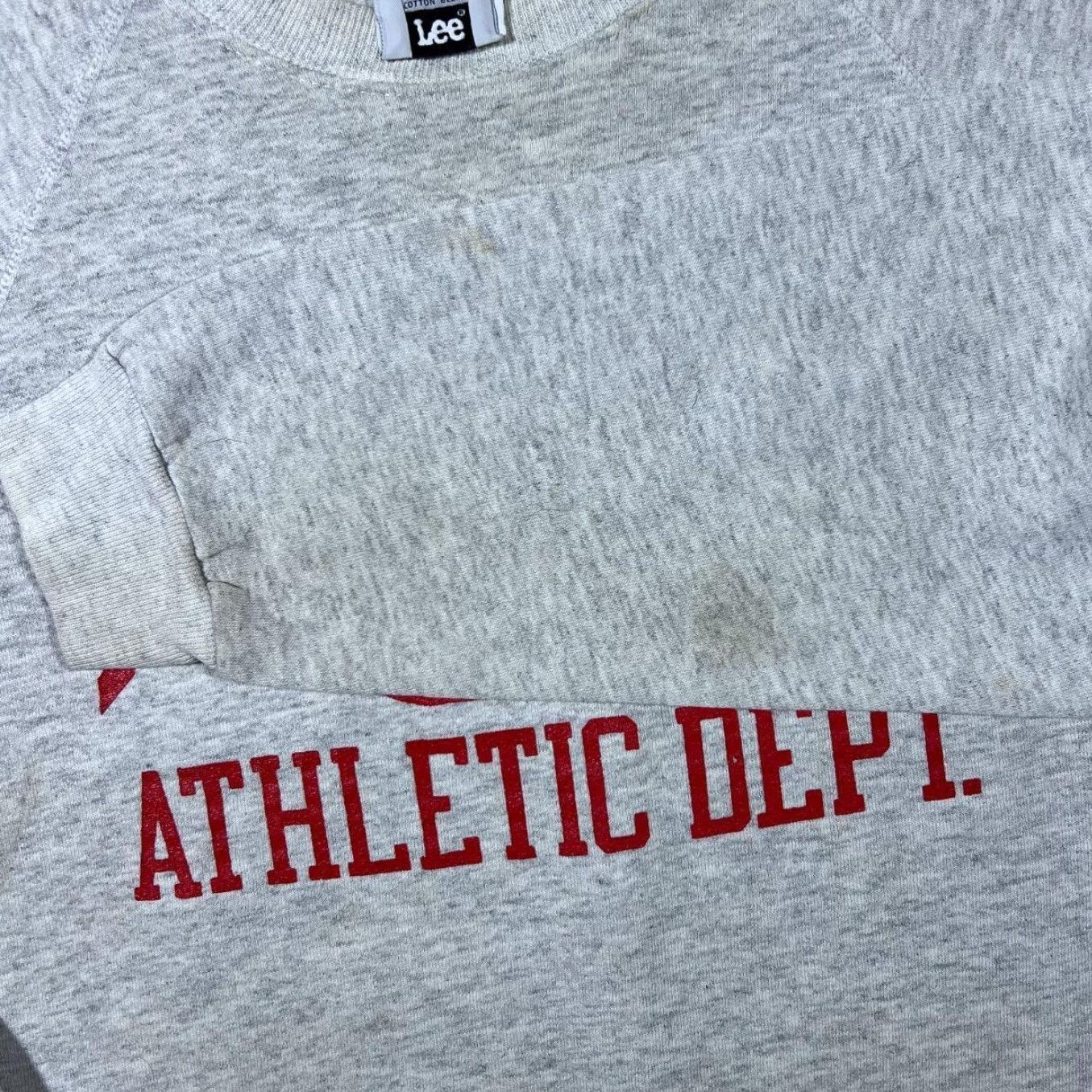 Lee VINTAGE Lee Metamora Athletic Dept Grey Distressed Sweatshirt Women's XXL Pullover Sweatshirt USA Made Distressed Grey Lee Sweatshirt Womens XXL 90s Size XXL / US 16-18 / IT 52-54 - 6 Thumbnail