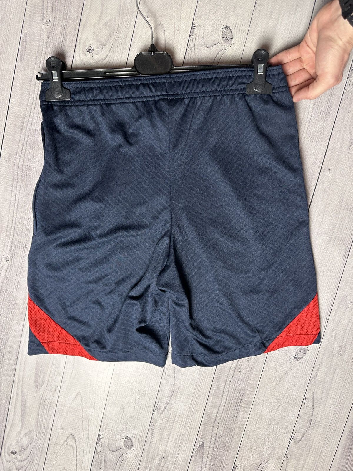 Other Barcelona soccer shorts Nike logo size S Size US 30 / EU 46 - 5 Thumbnail