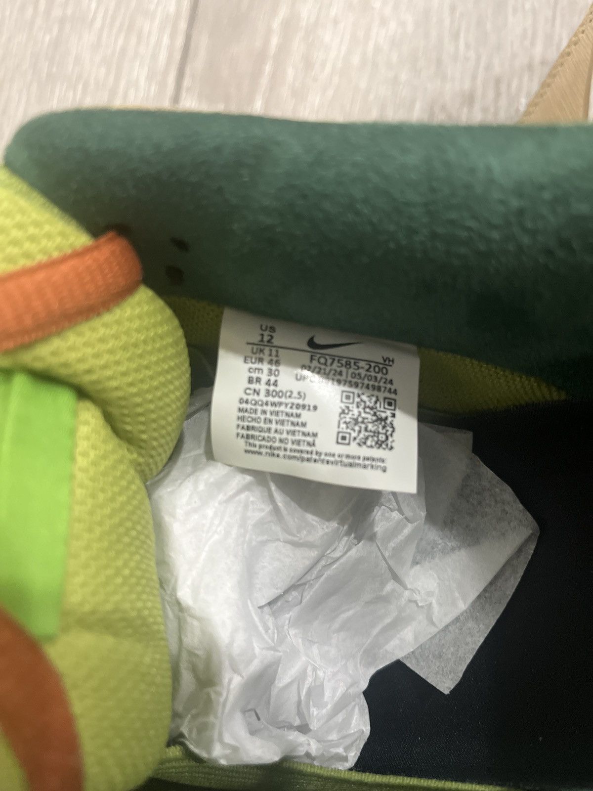 Nike SB Nike SB Low Dunks Size US 12 / EU 45 - 6 Thumbnail