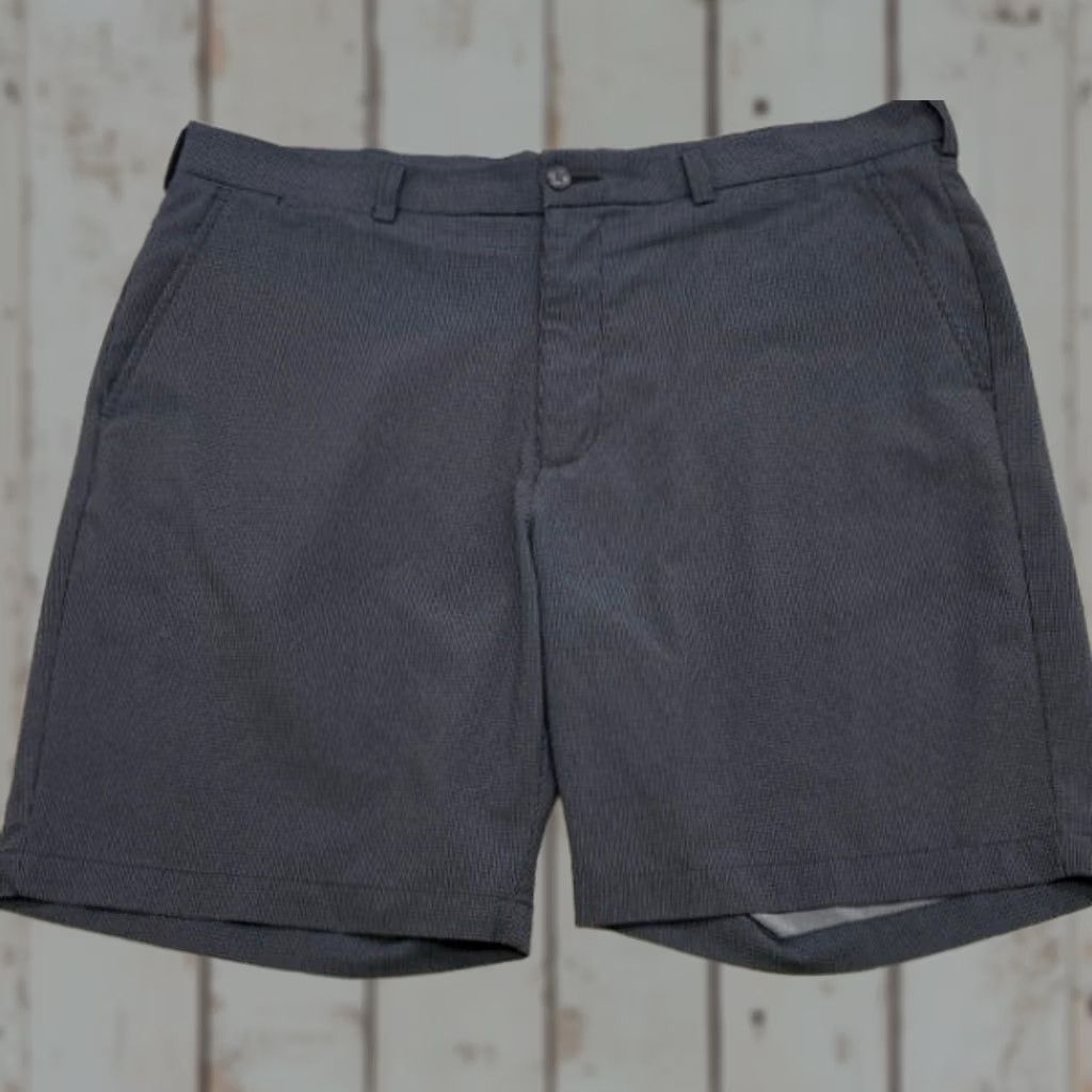 PGA Tour PGA TOUR Golf Shorts Men's 40x9 Gray Checked 4958 Mens Big & Tall/40 Gray Chino Casual Shorts Size US 40 / EU 56 - 1 Thumbnail