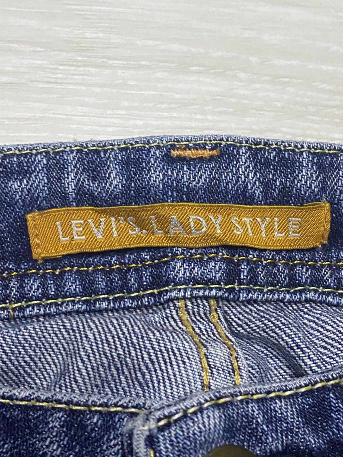 Levi's Vintage Levis Lady Style Faded Wash Flare Jeans Size 28" / US 6 / IT 42 - 9 Thumbnail