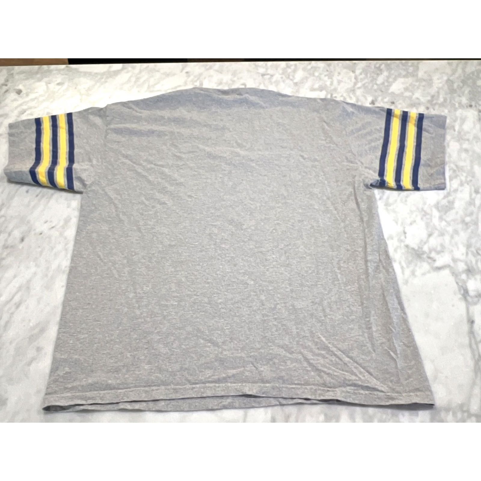 Vintage VINTAGE Coca-Cola T-Shirt Mens XL Graphical Print USA 90s Gray Short Sleeve Shirt Size US XL / EU 56 / 4 - 6 Thumbnail
