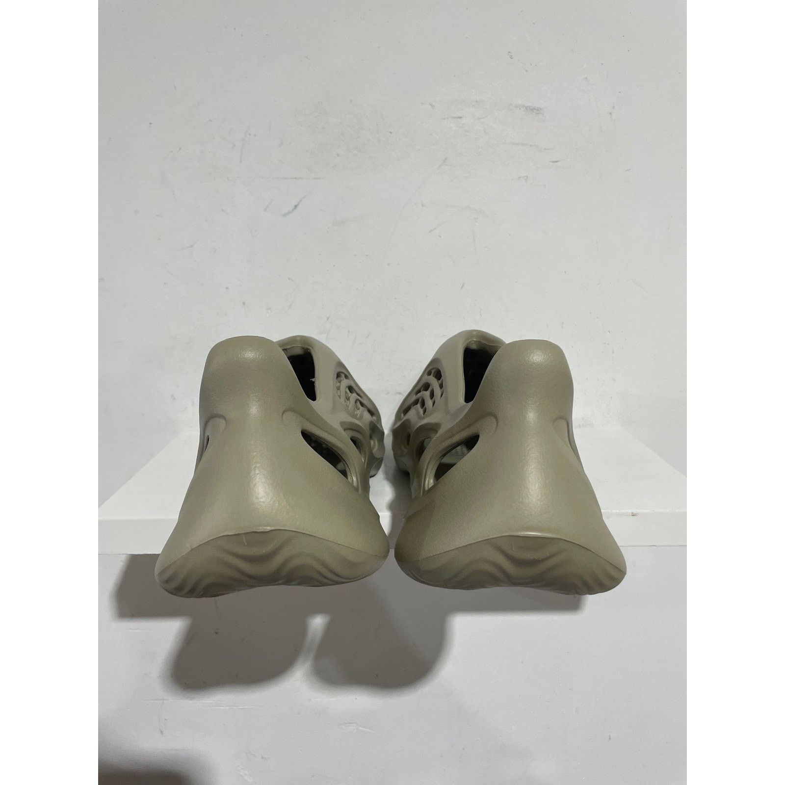 Adidas ADIDAS YEEZY FOAM RNR STONE SALT SIZE 10 NEW Size US 10 / EU 43 - 3 Thumbnail