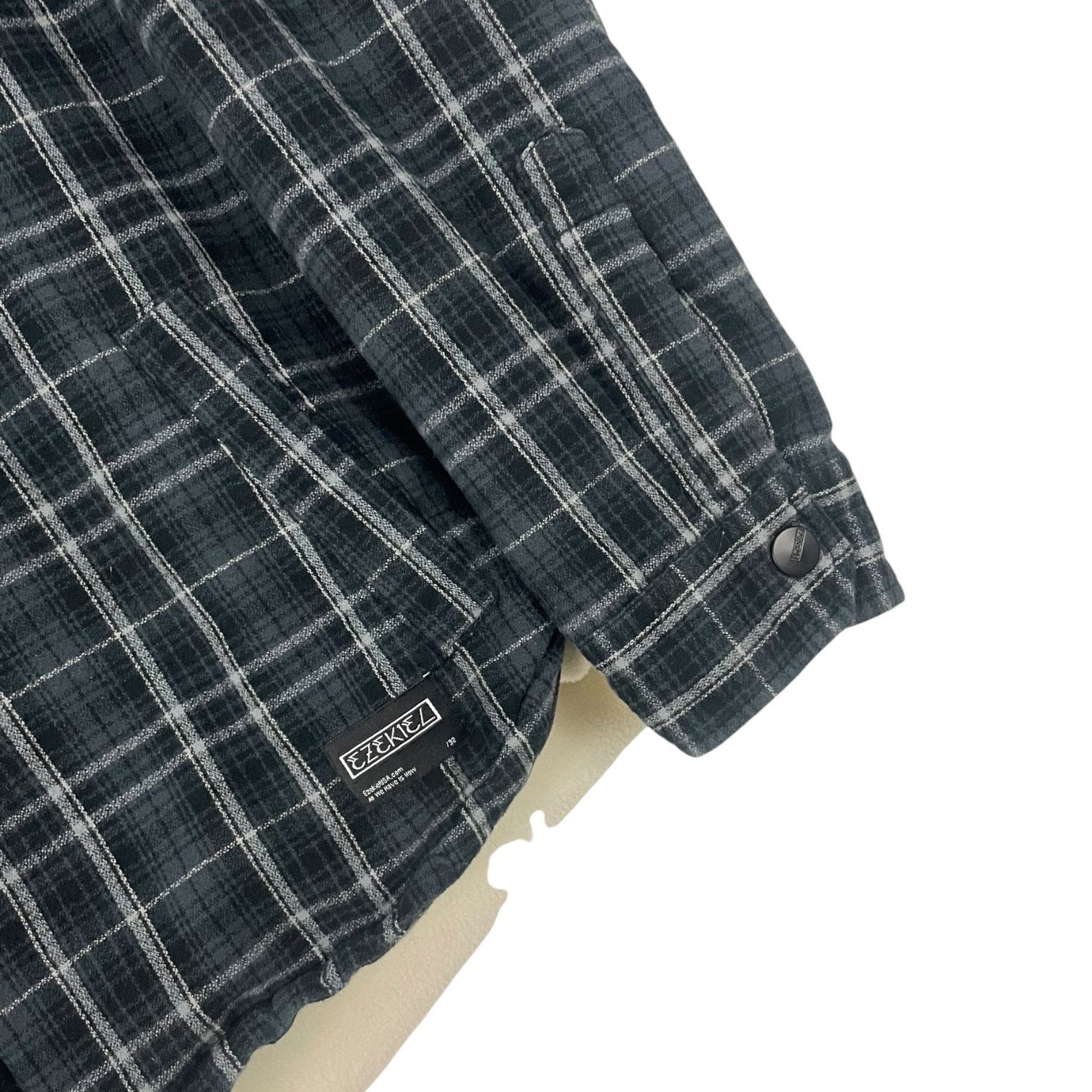 Ezekiel Ezekiel Mens Grey Plaid Fleece Lined Button Down Jacket Size US M / EU 48-50 / 2 - 3 Thumbnail