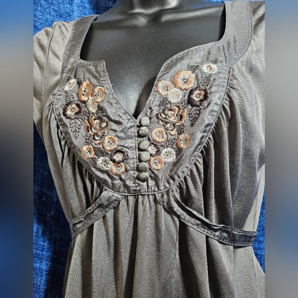 Vintage Y2K Ted Baker Satin Gray Embroidered Floral Tie Back Blouse Size S / US 4 / IT 40 - 3 Thumbnail