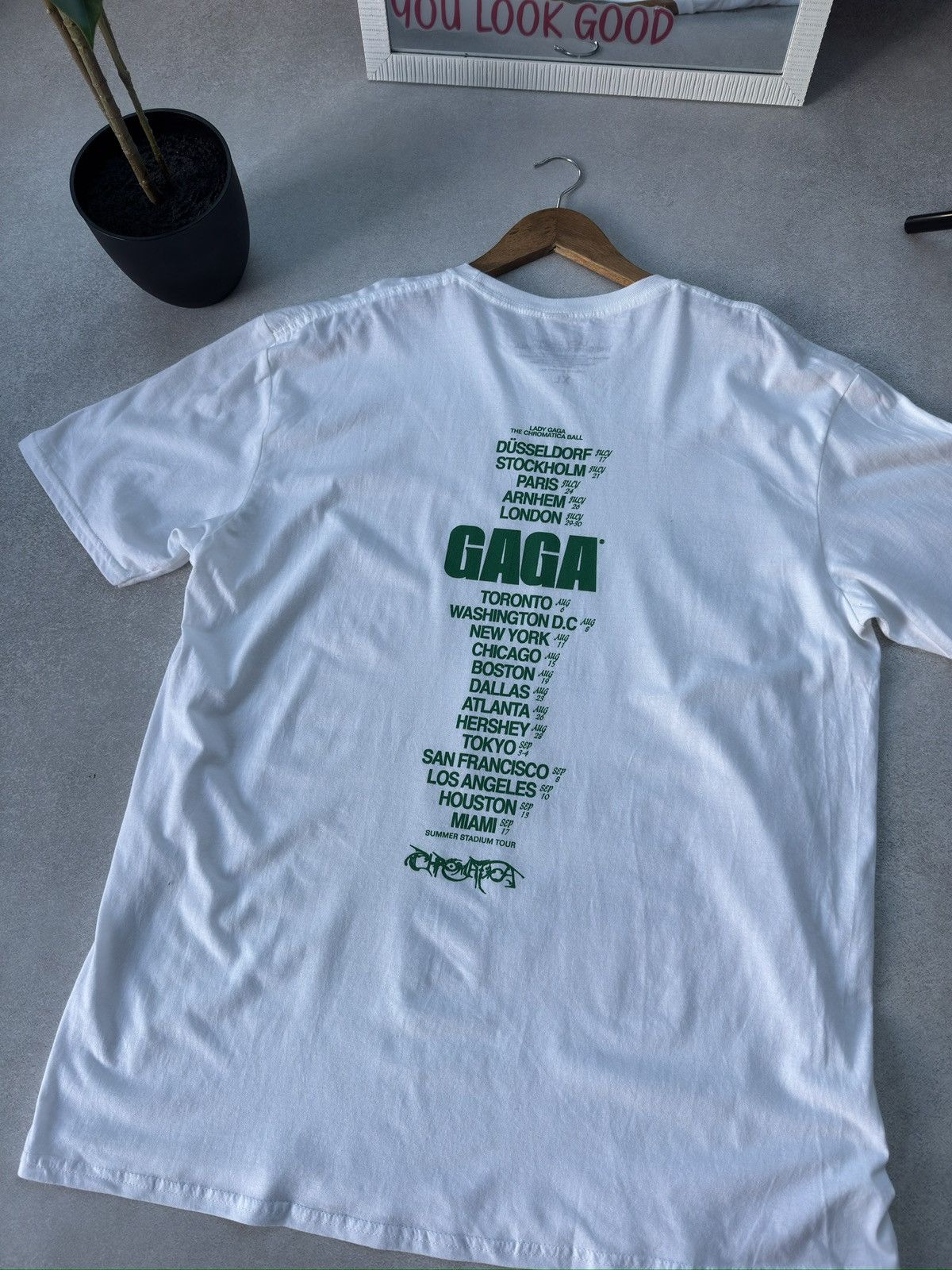 Band Tees LADY GAGA THE CHROMATICA BALL TOUR 2022 T-SHIRT OFFICIAL Xl Size US M / EU 48-50 / 2 - 3 Thumbnail