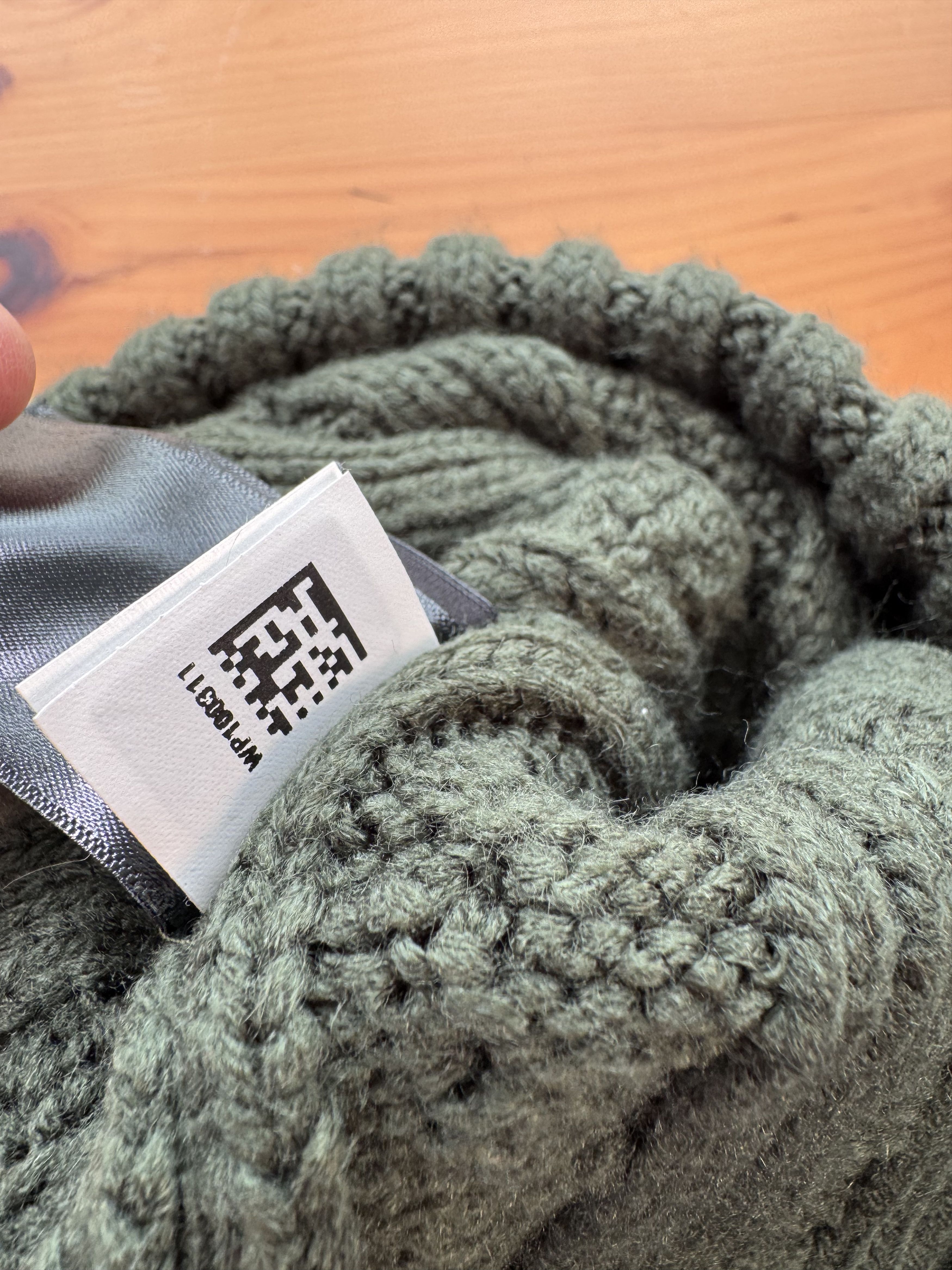 Sacai × The North Face Rare Unique Sacai north face oversized fur ball beanie Size ONE SIZE - 9 Thumbnail