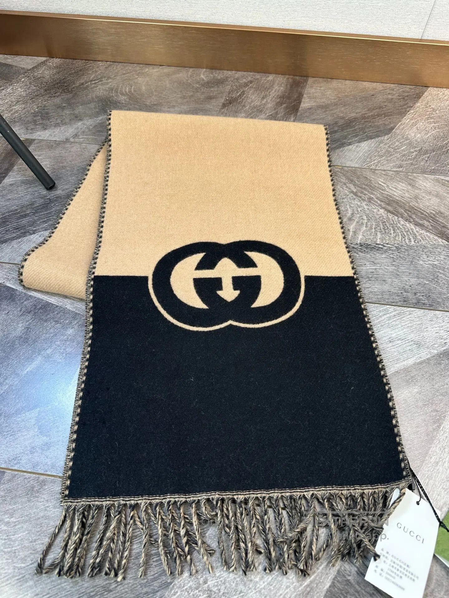 Gucci Gucci New Khaki Black Logo Fringe Scarf. Size ONE SIZE - 1 Thumbnail
