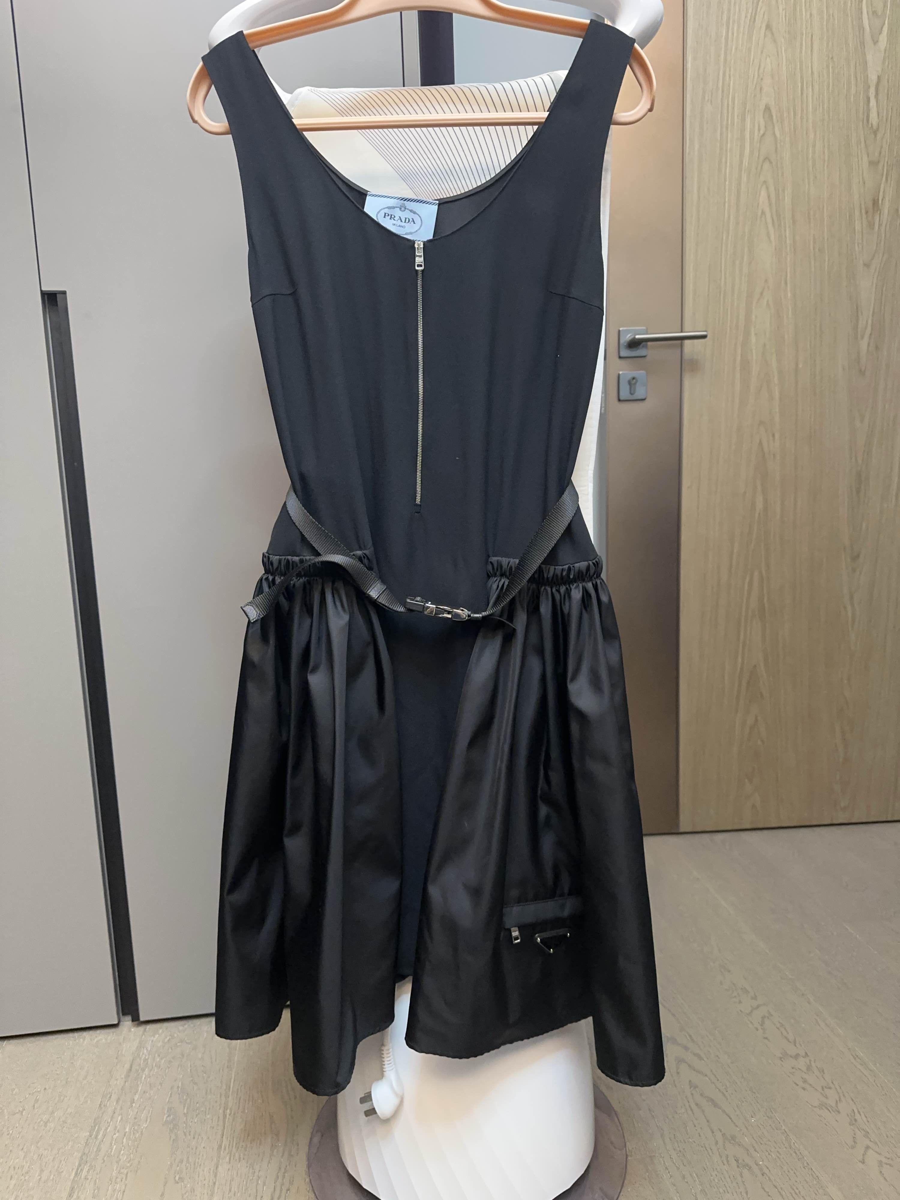 Prada Prada Front Zip Sleeveless Mini Dress Size IT 40 Size S / US 4 / IT 40 - 1 Thumbnail