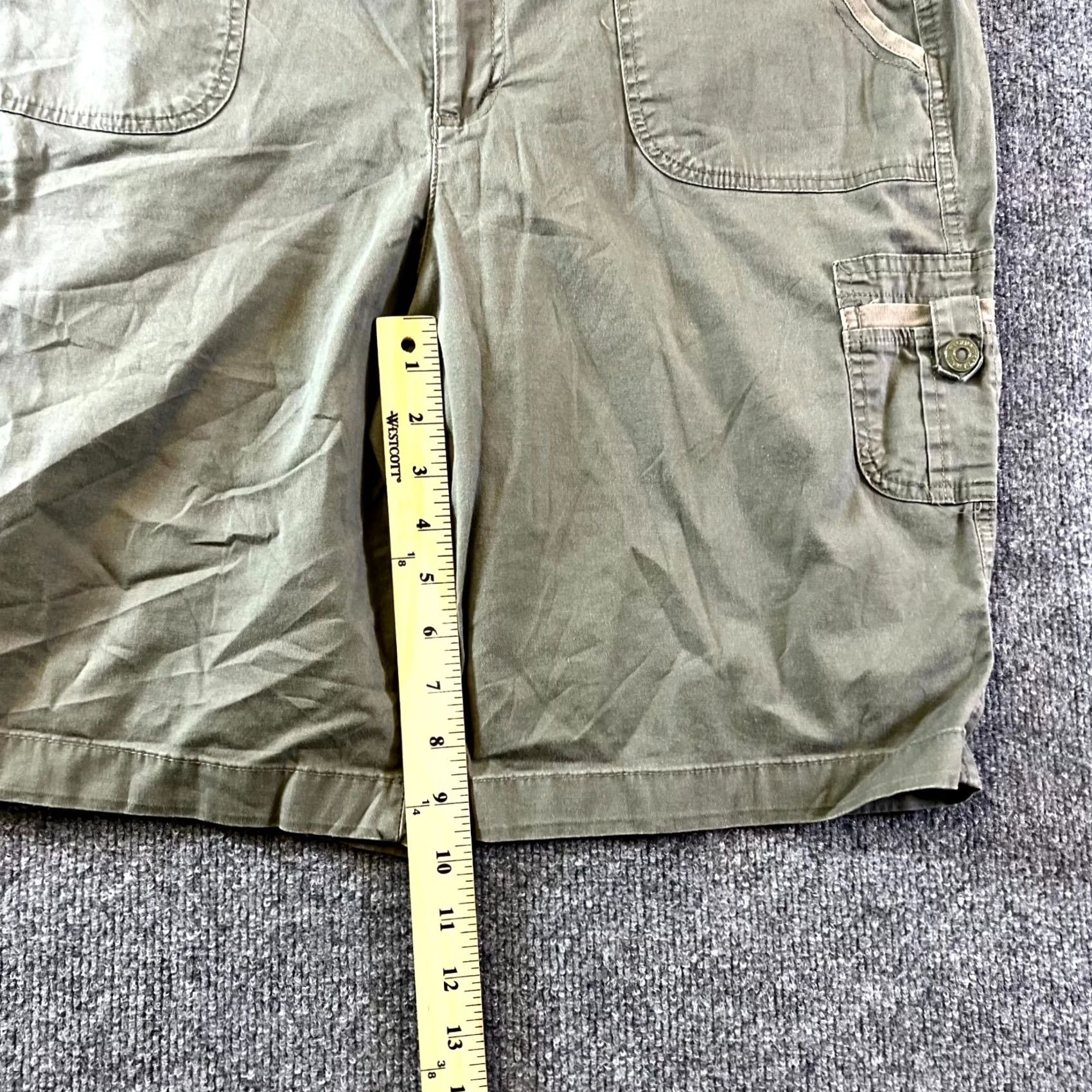 Gloria Vanderbilt Gloria Vanderbilt Cargo Shorts Women's 16 Green Cotton Summer Travel Stretch Cargo Pocket Zipper Button Casual 18? Size 40" / US 18 - 3 Thumbnail