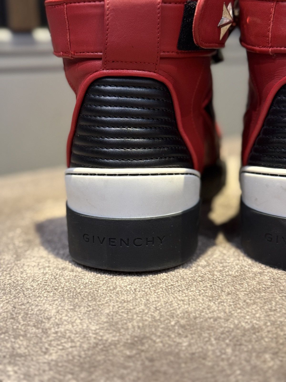 Givenchy GIVENCHY TYSON STAR RED HIGH TOP LEATHER SNEAKERS Size US 10 / EU 43 - 13 Thumbnail