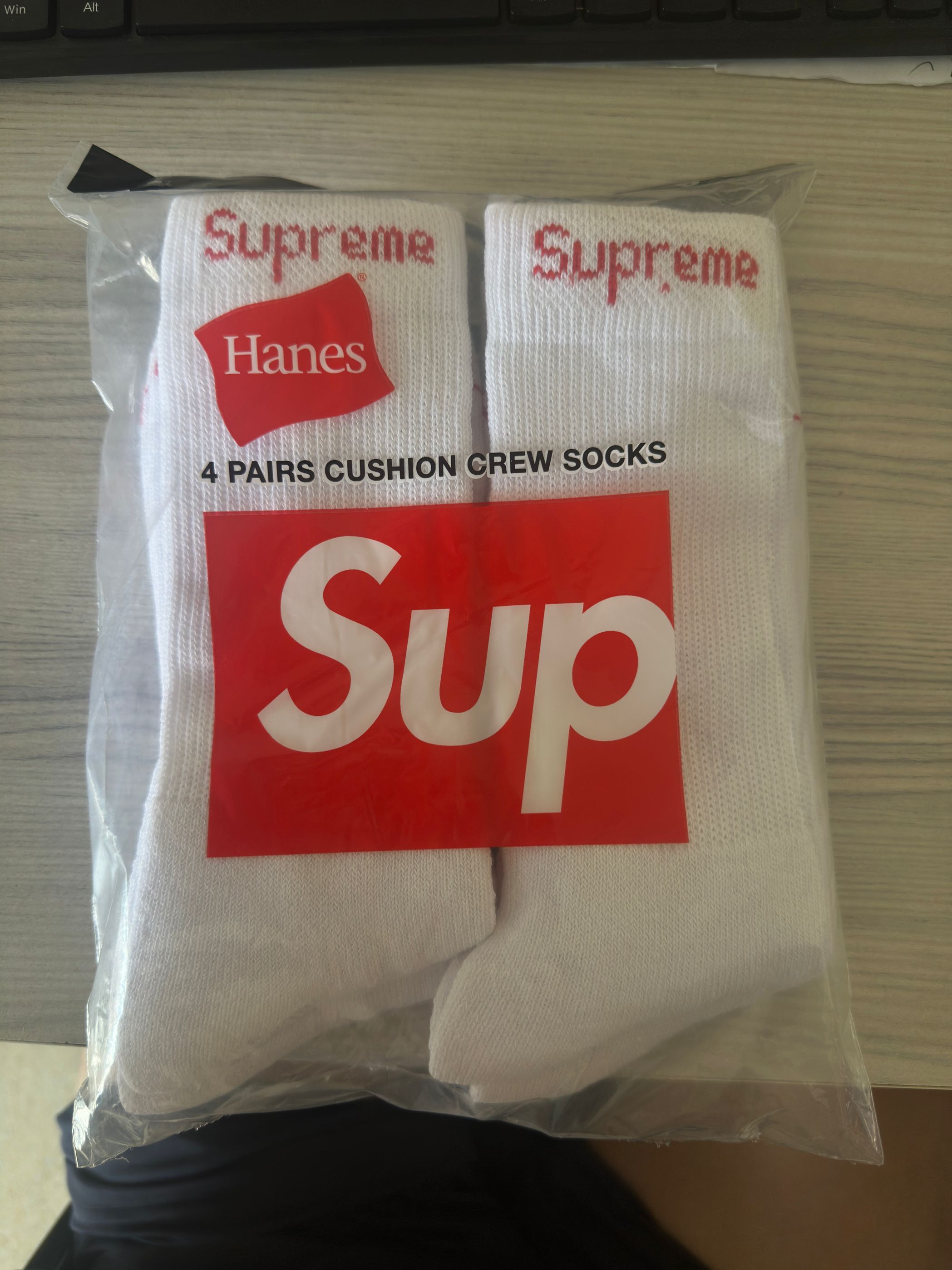 Supreme 4 pairs cushion crew socks supreme Size ONE SIZE - 1 Thumbnail