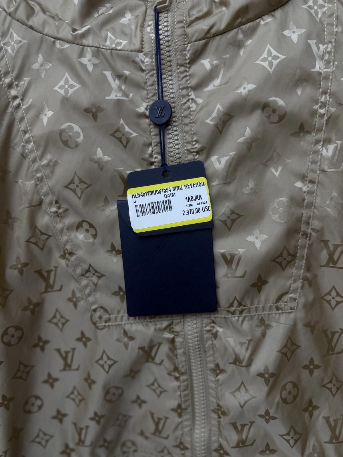 Louis Vuitton Louis Vuitton Gold Monogram Reversible Windbreaker $3000 NEW Size US L / EU 52-54 / 3 - 6 Thumbnail