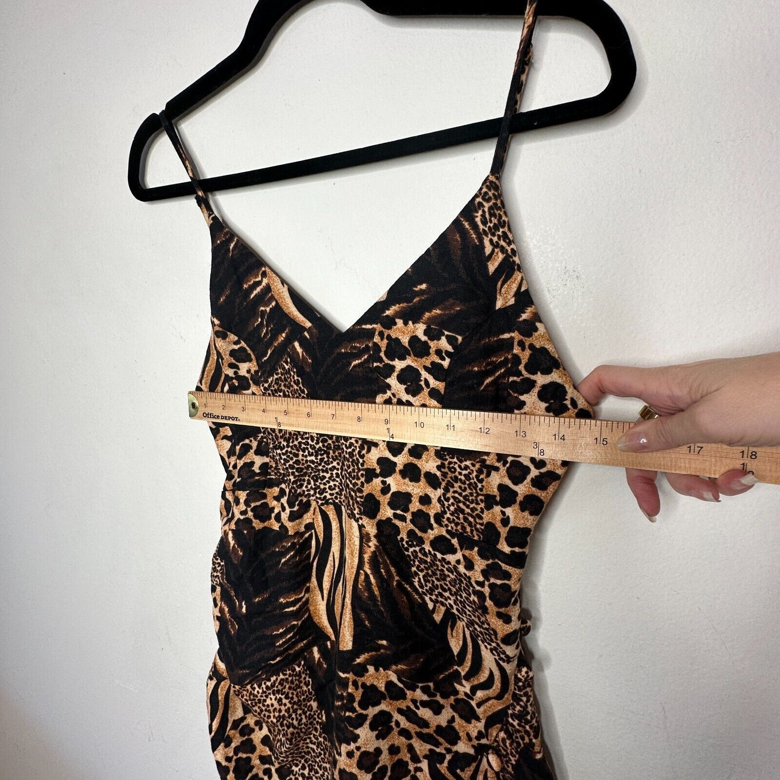 Urban Outfitters Urban Outfitters leopard V Neck Spaghetti Tulip Hem Dress S Size S / US 4 / IT 40 - 10 Thumbnail