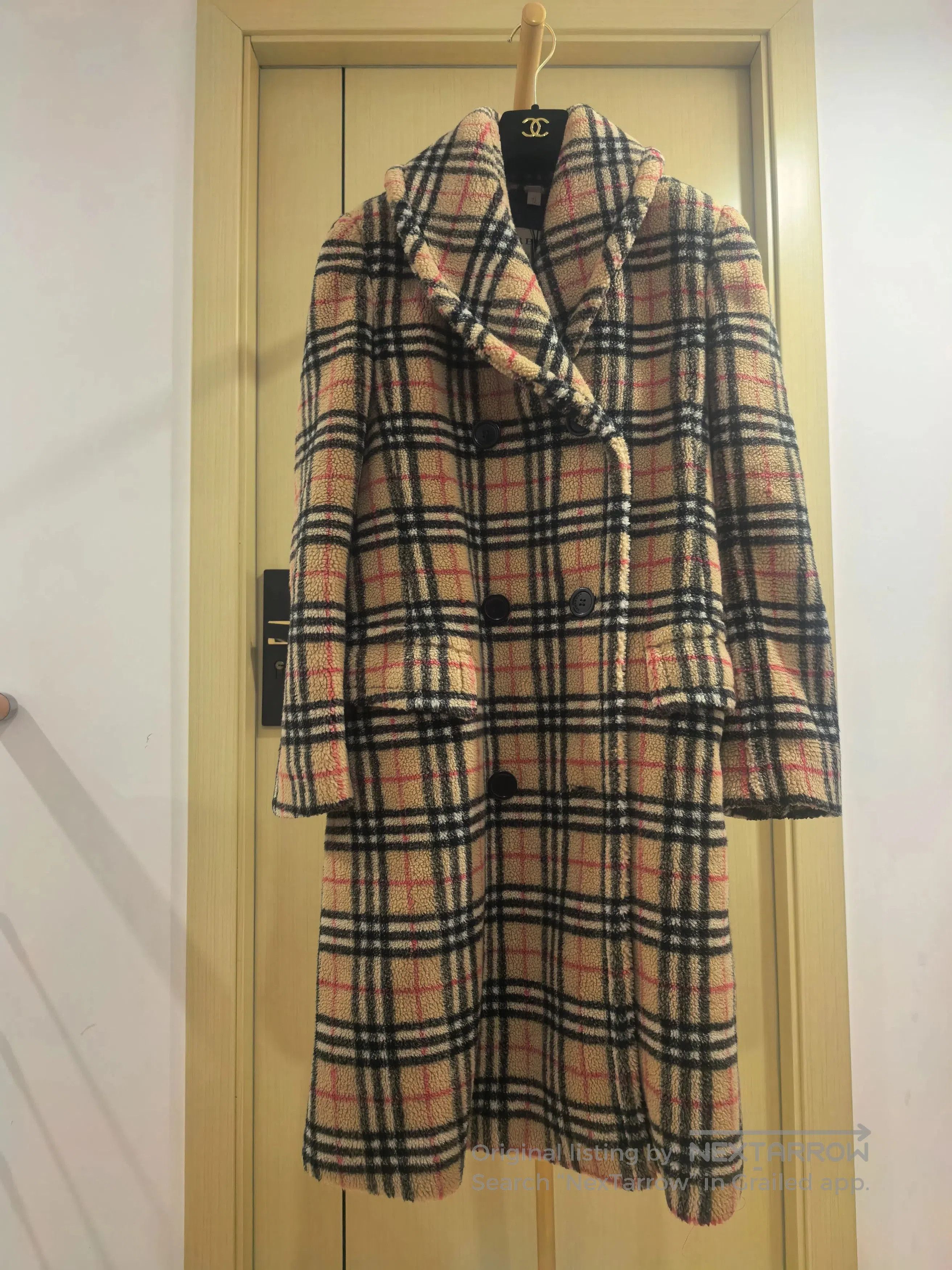 Burberry Burberry Double-Breasted Check Coat. Size M / US 6-8 / IT 42-44 - 1 Thumbnail