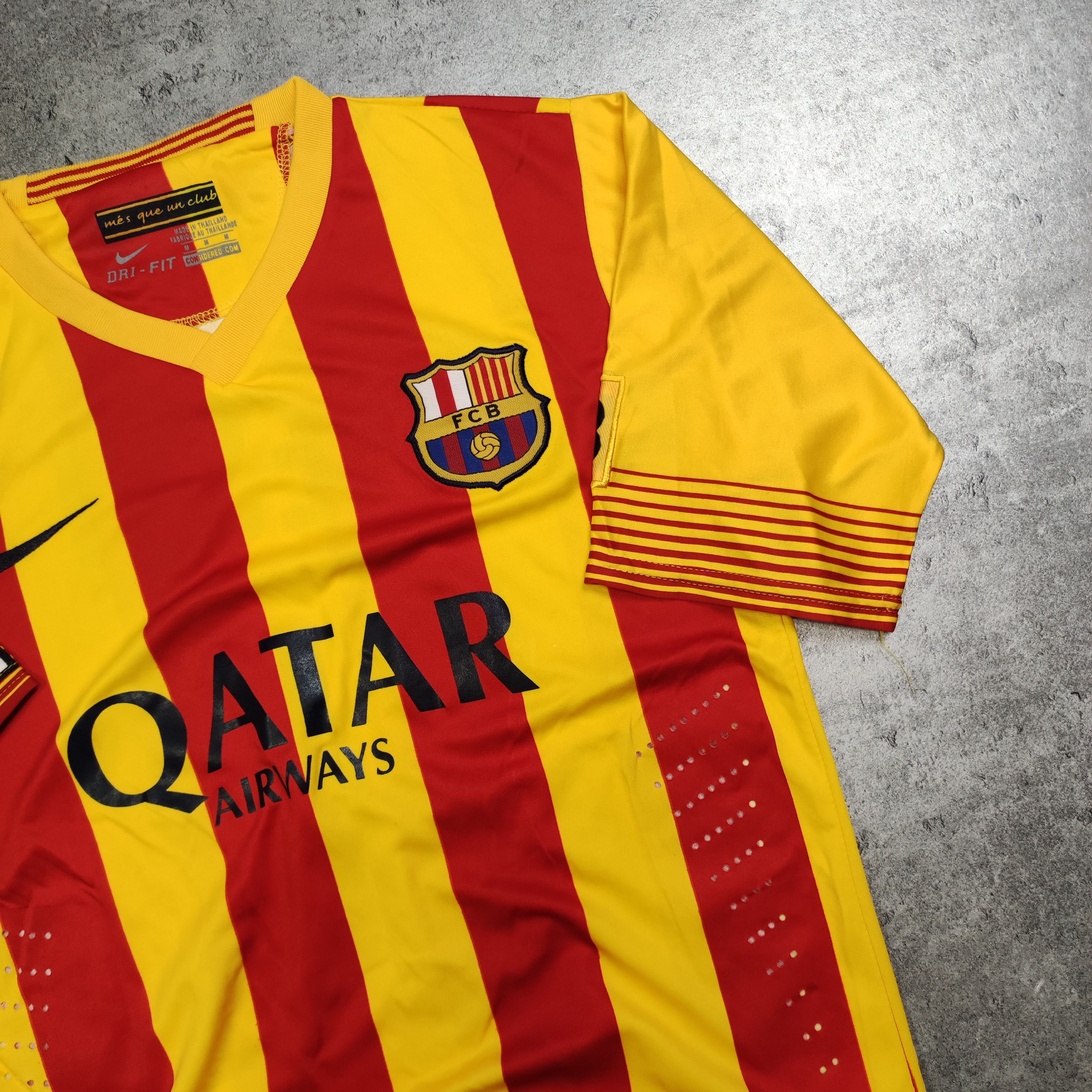 Other FC Barcelona Nike RARE #10 Leo Messi Away 2014 Jersey Size US M / EU 48-50 / 2 - 5 Thumbnail