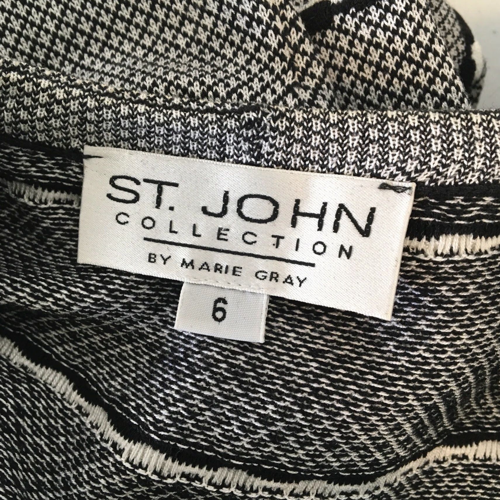 VINTAGE St. John Dress Suit Knit Black White 2 Piece 6 Adult Women Womens cardigan jacket one-button front geometric pattern Modern Brand: St. John