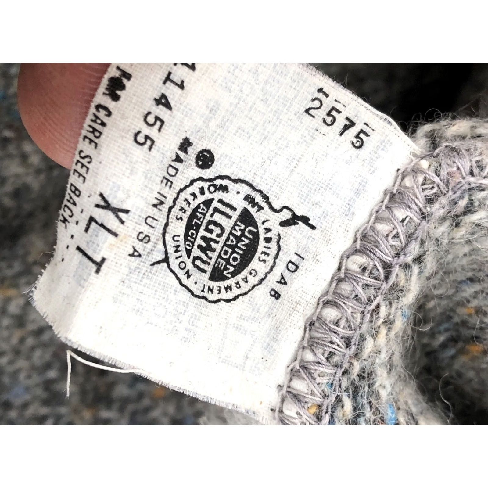 Vintage Robert Bruce / UNION MADE Vtg. XL TALL Wool Blend Cardigan Knit Sweater - EXC. - Gray / Blue / Red / Gold Mens Cardigan Breezeway C4 Size US XL / EU 56 / 4 - 6 Thumbnail