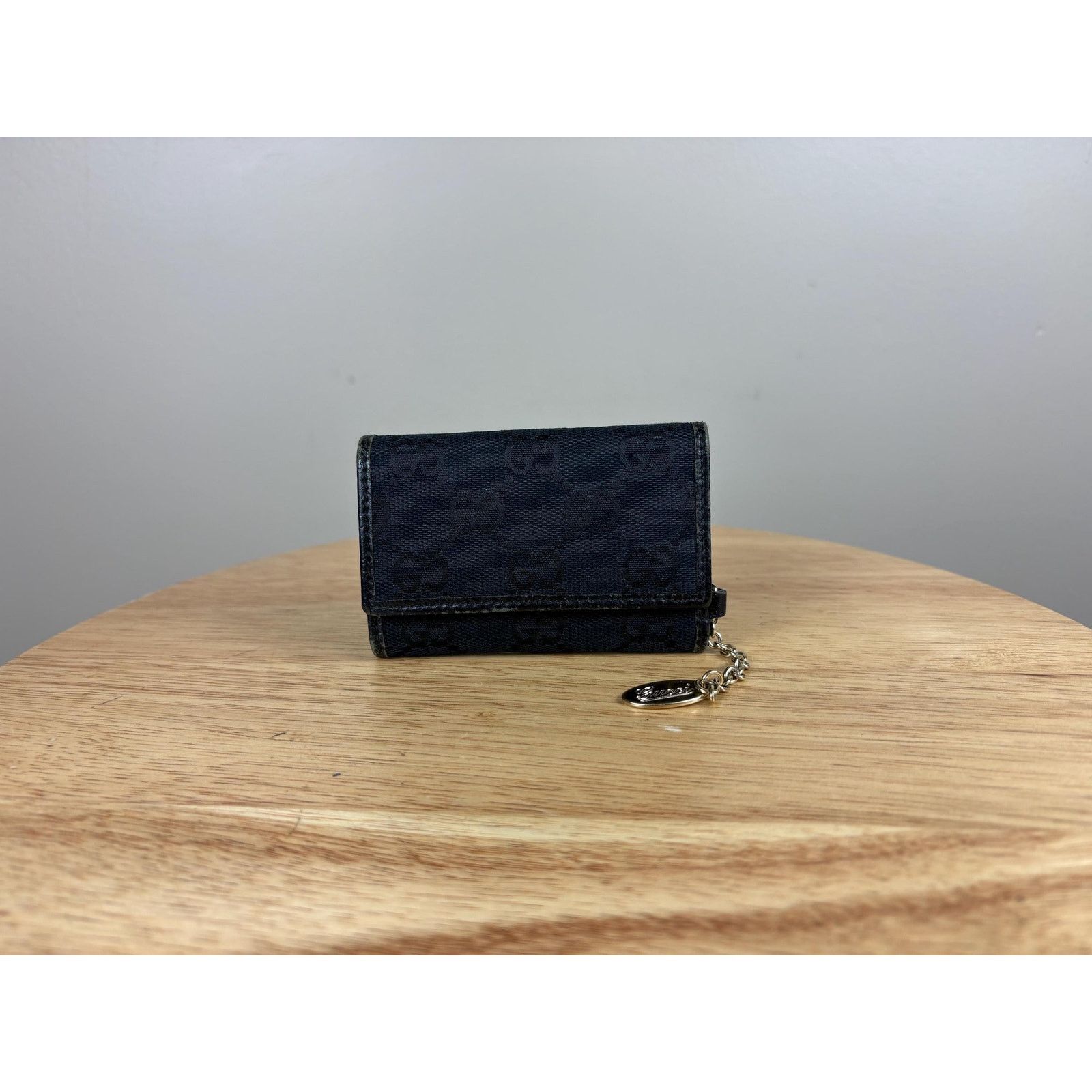 Gucci Authentic Gucci 6 Key Holder Black GG Size ONE SIZE - 1 Thumbnail