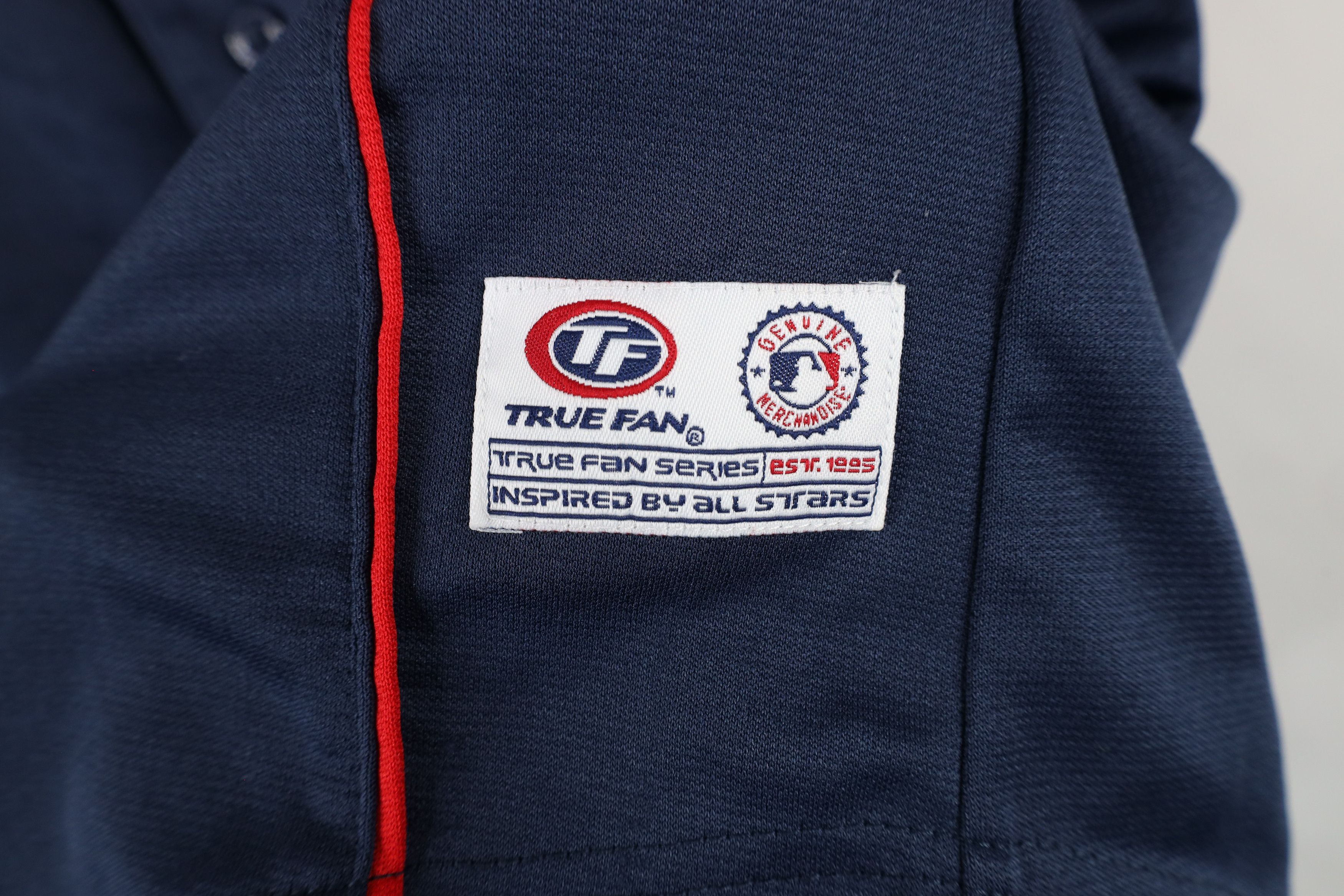 Vintage Vintage Y2K Cleveland Indians Baseball Jersey Navy Blue Red Size US XL / EU 56 / 4 - 7 Thumbnail