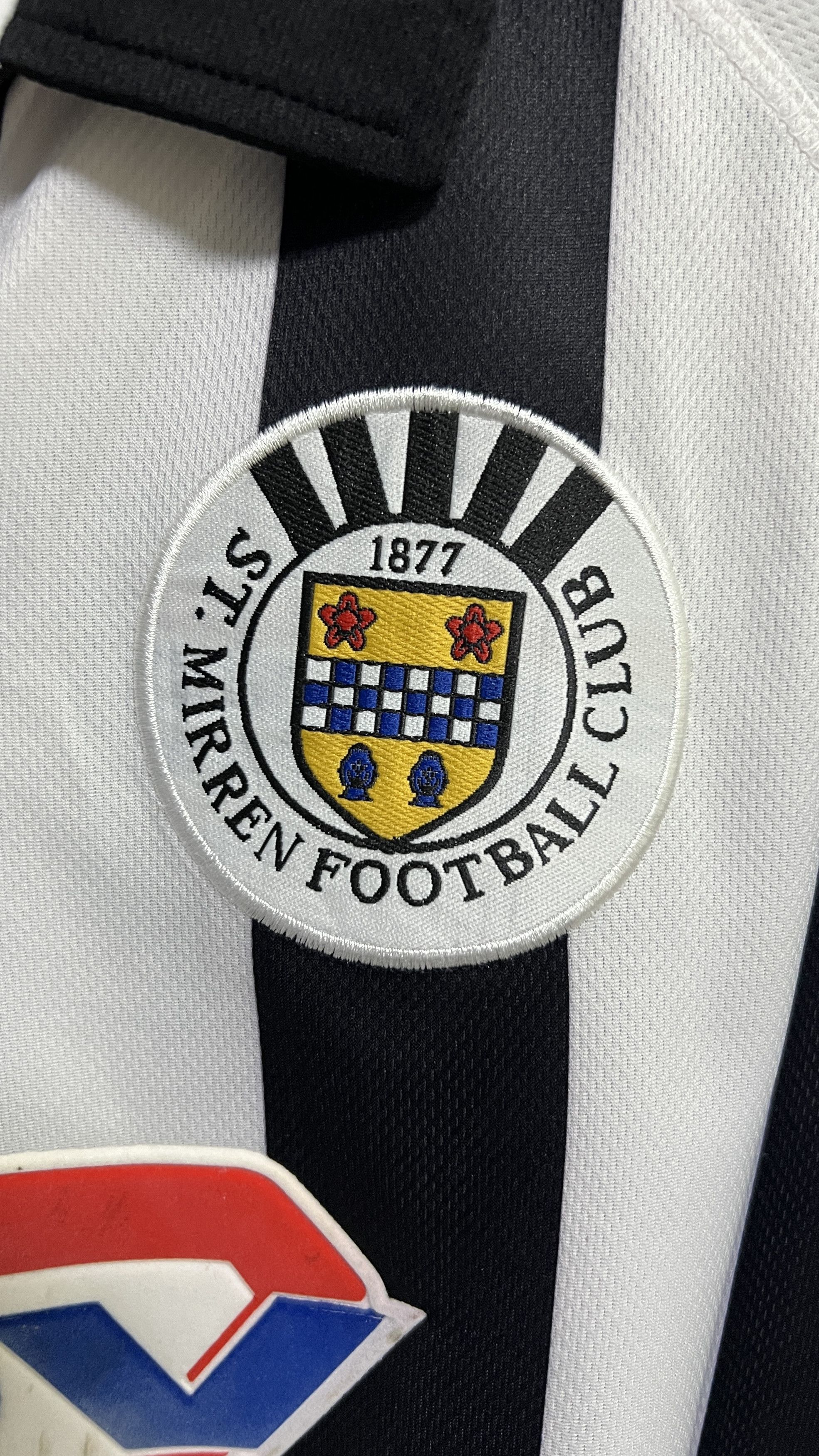 Other (L) St. Mirren 2000-01 Home Shirt Yardley #11 Kit (L) Size US L / EU 52-54 / 3 - 5 Thumbnail