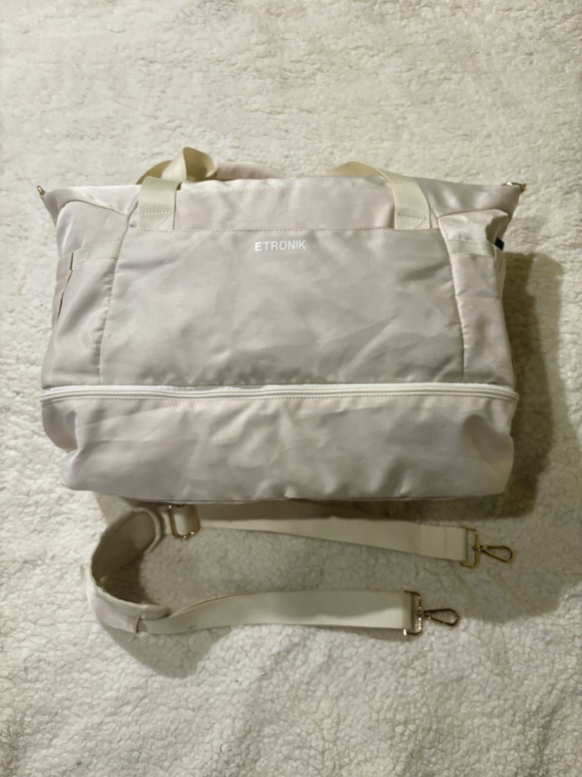 Other Cream colored duffel bag Size ONE SIZE - 1 Thumbnail