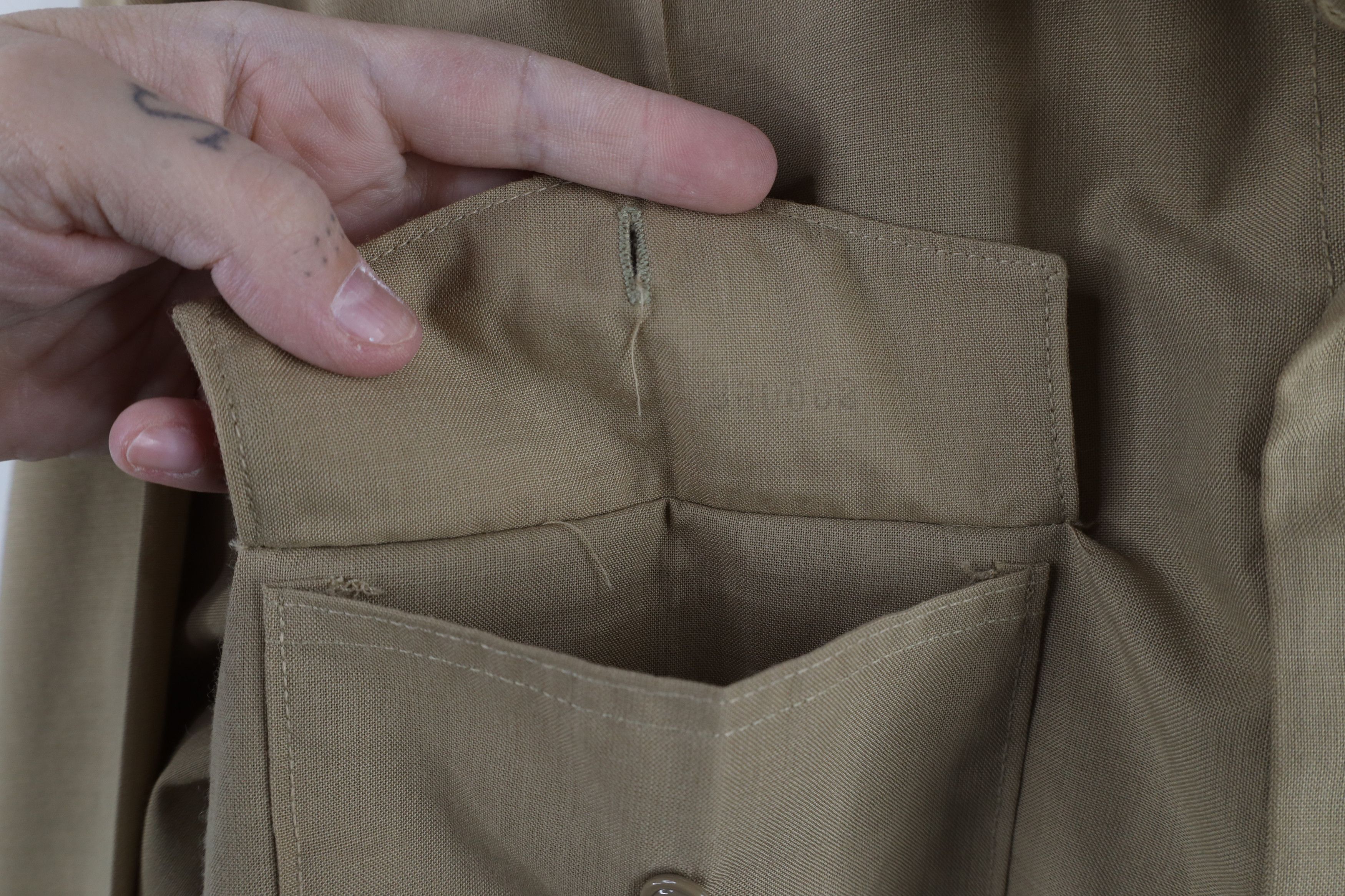 Vintage Vintage 90s Military Long Sleeve Button Shirt Khaki USA Size US M / EU 48-50 / 2 - 6 Thumbnail