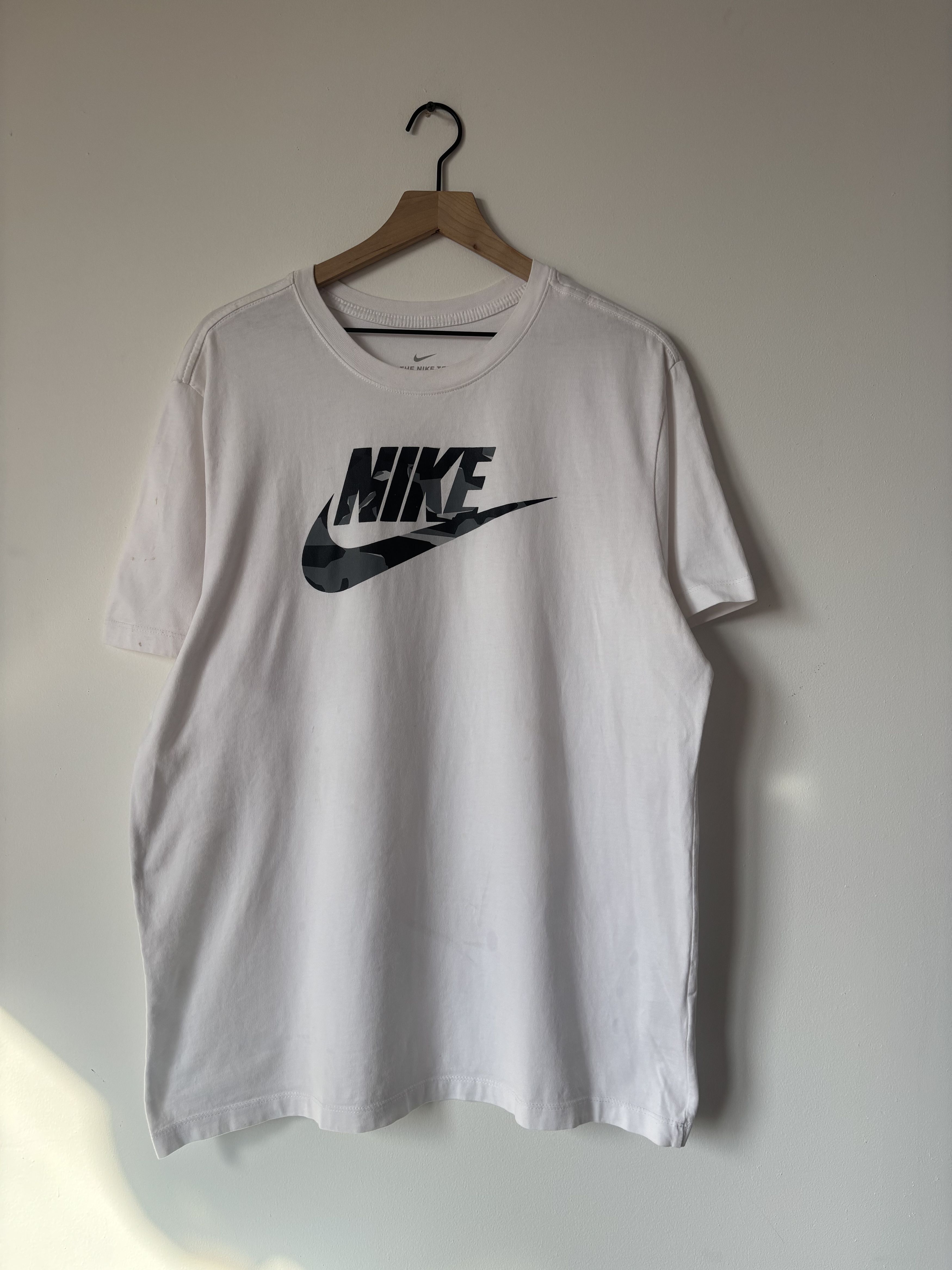 Nike Nike Logo Tee White XL Snow Camo Size US XL / EU 56 / 4 - 4 Thumbnail
