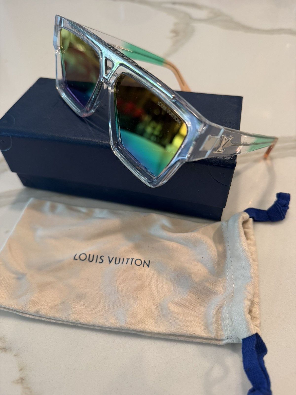 Louis Vuitton Louis vuitton 1.1 evidence sunglassss!! Size ONE SIZE - 5 Thumbnail