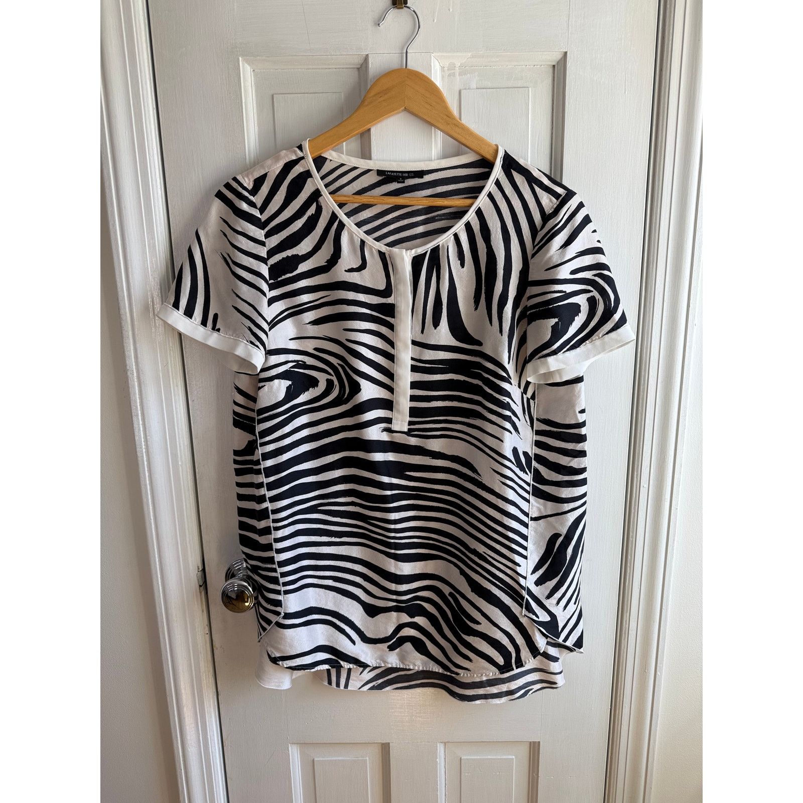 Lafayette 148 Lafayette 148 NY Zebra Silk Short Sleeve Blouse Size 8 EUC Size M / US 6-8 / IT 42-44 - 1 Thumbnail