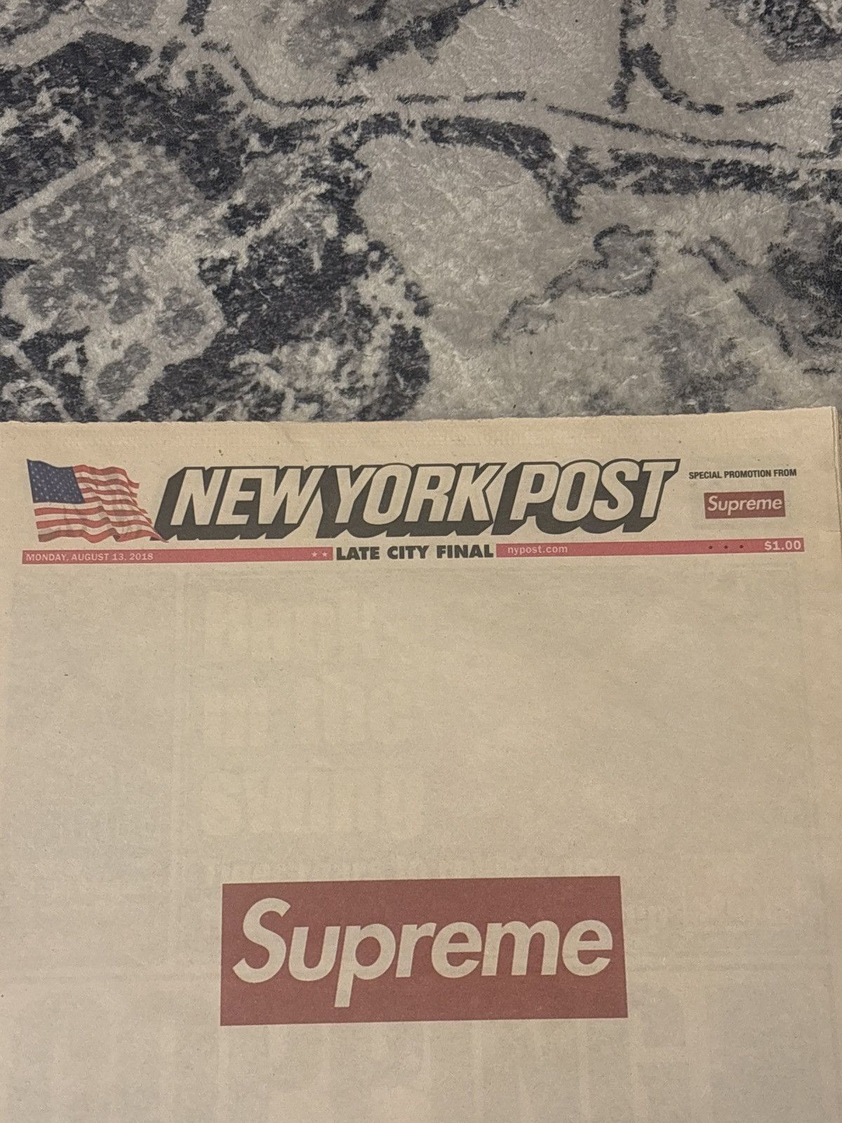 New York Post × Supreme Supreme Newspaper New York Post Size ONE SIZE - 4 Thumbnail