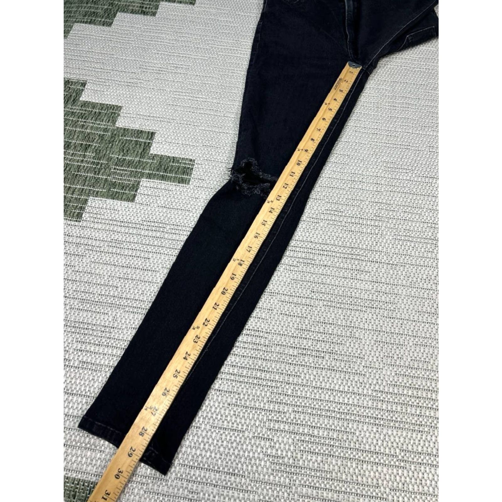 Reformation Reformation Jeans Womens 27 Black Denim Mid Rise Skinny Distressed Pockets 5-Pocket City Preppy Cotton Size 27" / US 4 / IT 40 - 5 Thumbnail