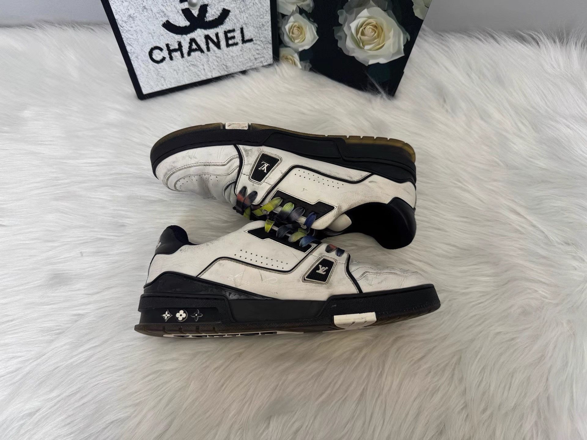 Louis Vuitton Louis Vuitton Trainer Black & White Panda Sneakers K36 Size US 8.5 / EU 41-42 - 7 Thumbnail