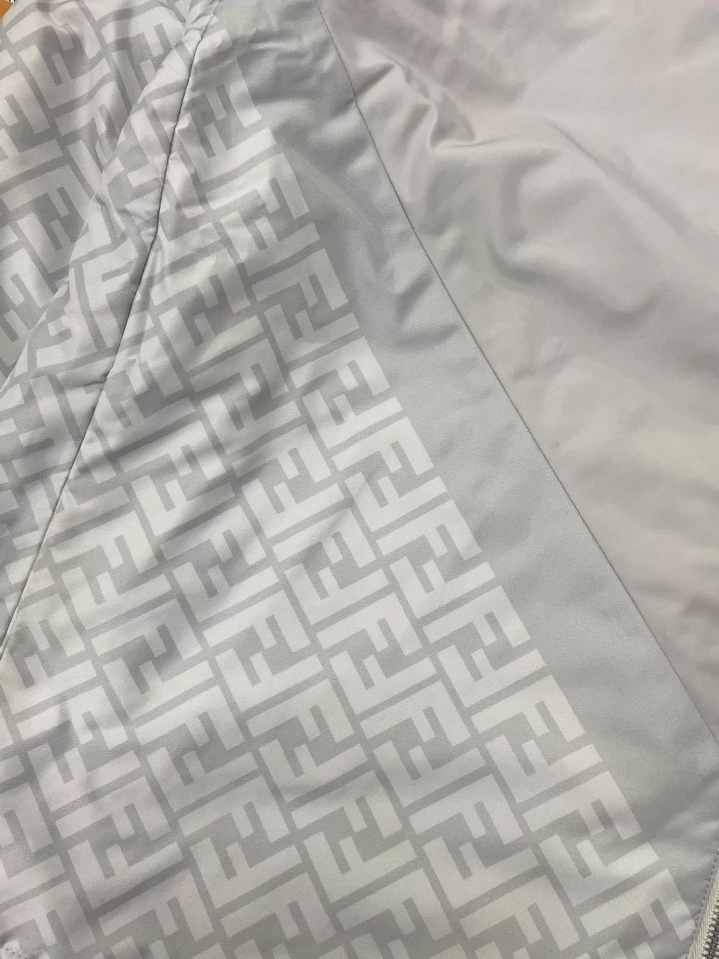 Fendi Fendi gray & white FF logo double-faced jacket Size US L / EU 52-54 / 3 - 2 Thumbnail