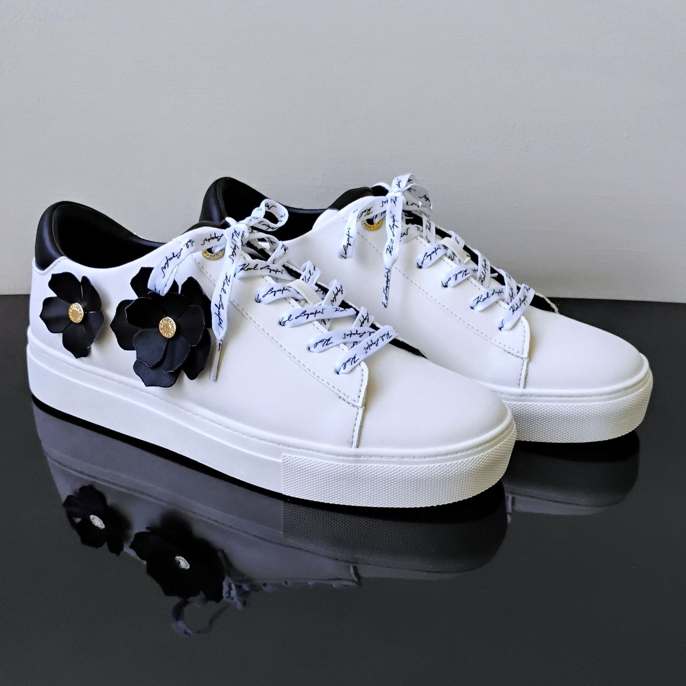 Karl Lagerfeld Karl Lagerfeld Paris Women's Flower Sneaker in Black/White Size US 9.5 / IT 39.5 - 2 Thumbnail
