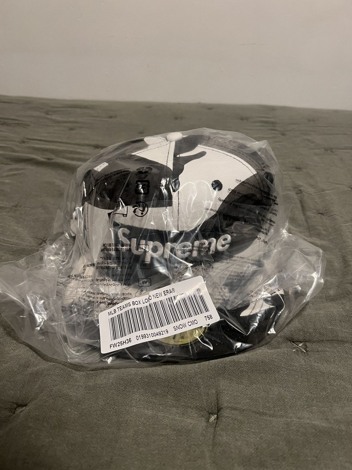 MLB × New Era × Supreme Supreme MLB Teams Box Logo New Era Size 7 5/8 Size ONE SIZE - 1 Thumbnail