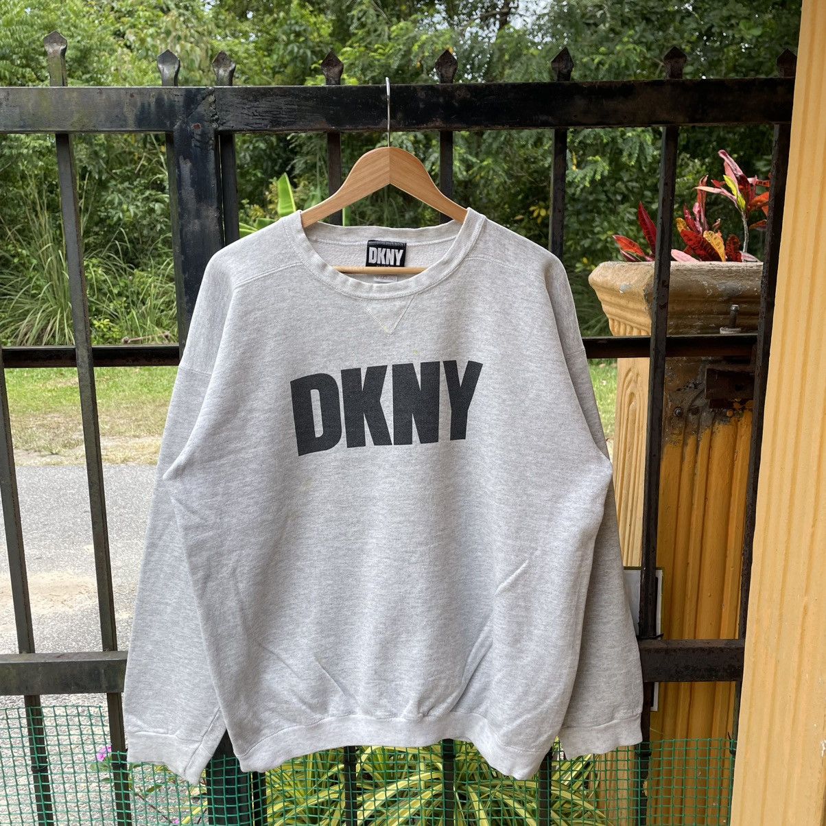 DKNY 🔥Vintage 90s DKNY OG Spellout Crewneck Sweatshirts Size US M / EU 48-50 / 2 - 1 Thumbnail