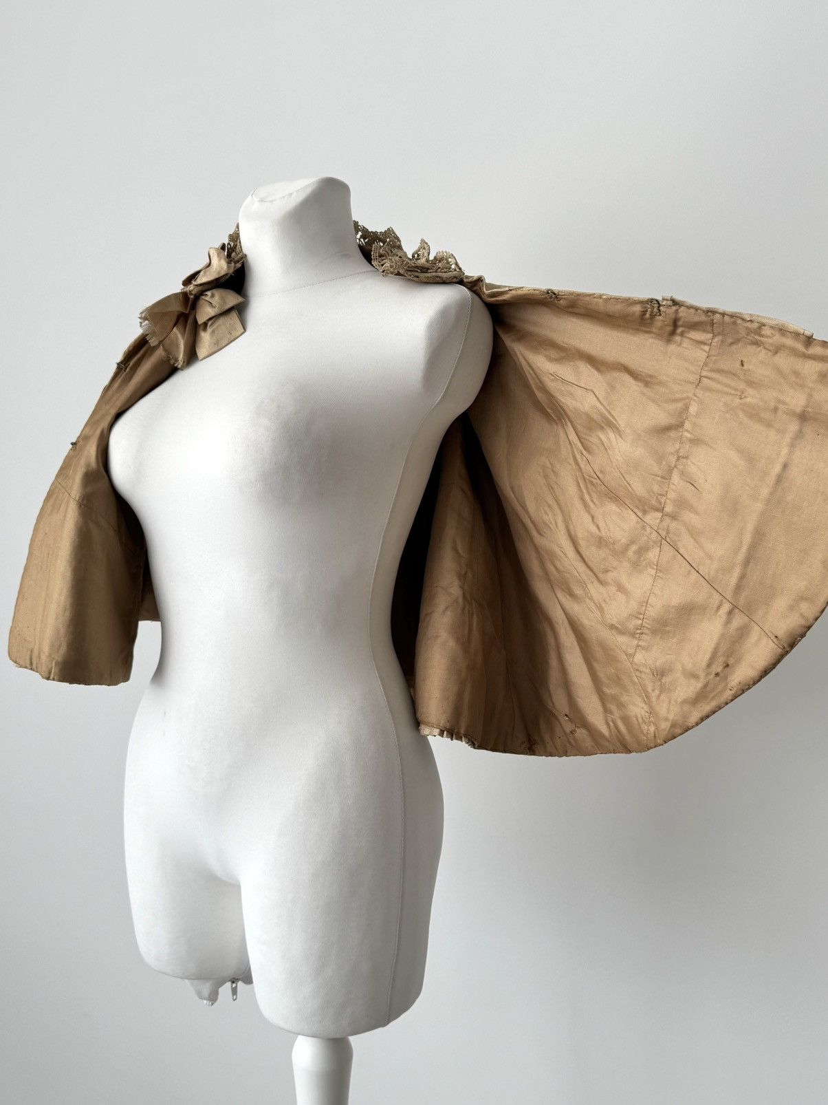 Other 19th Century 1800s Antique Victorian Women’s Capelet Mantle Size M / US 6-8 / IT 42-44 - 8 Thumbnail