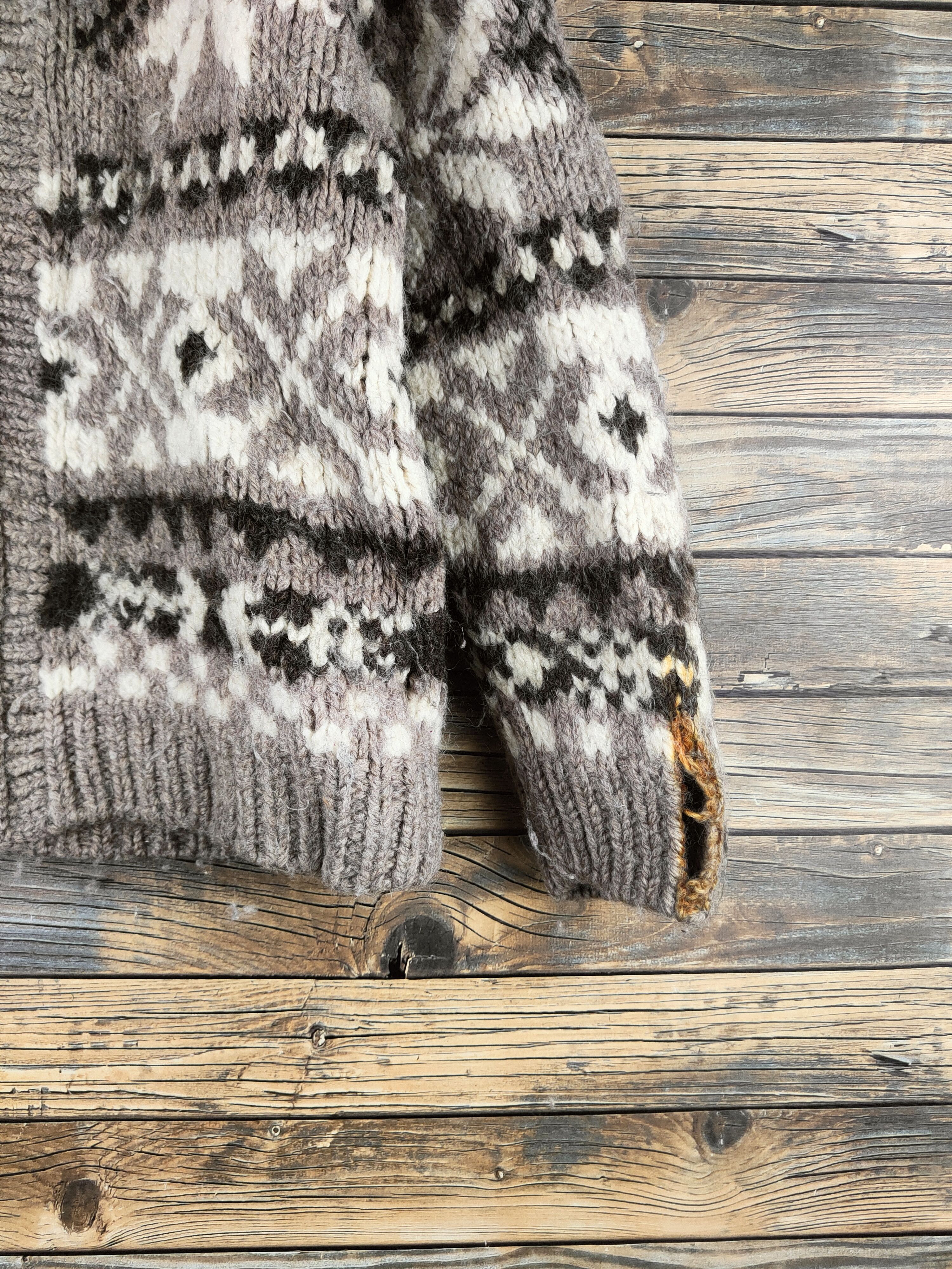 Handmade Dl Alliage Light Brown Knitwear Sweaters #46-603 Size US S / EU 44-46 / 1 - 7 Thumbnail