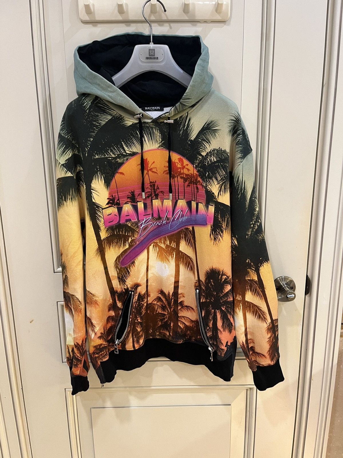 Balmain palm tree sunset print hoodie Sweater size m Size US M / EU 48-50 / 2 - 7 Thumbnail