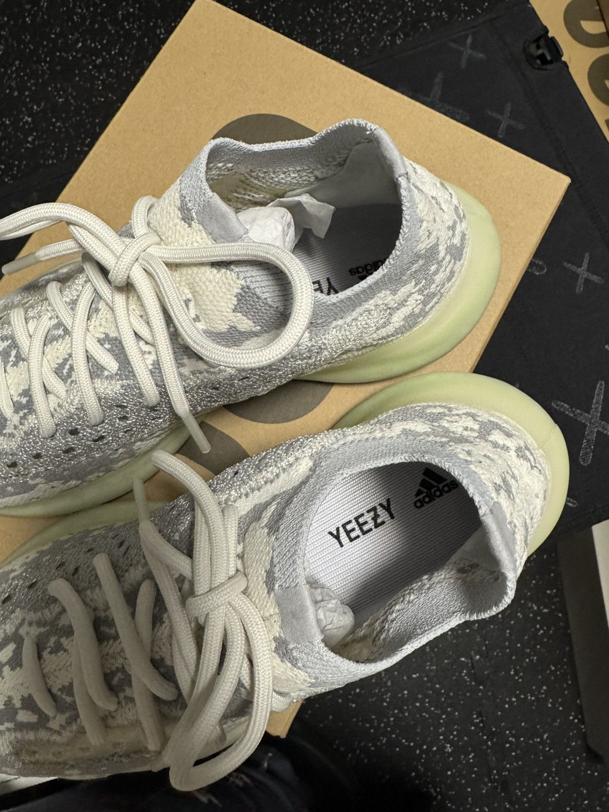 Adidas × Yeezy Adidas Yeezy Boost 380 sz 6Y Alien Size US 6 / EU 39 - 8 Thumbnail